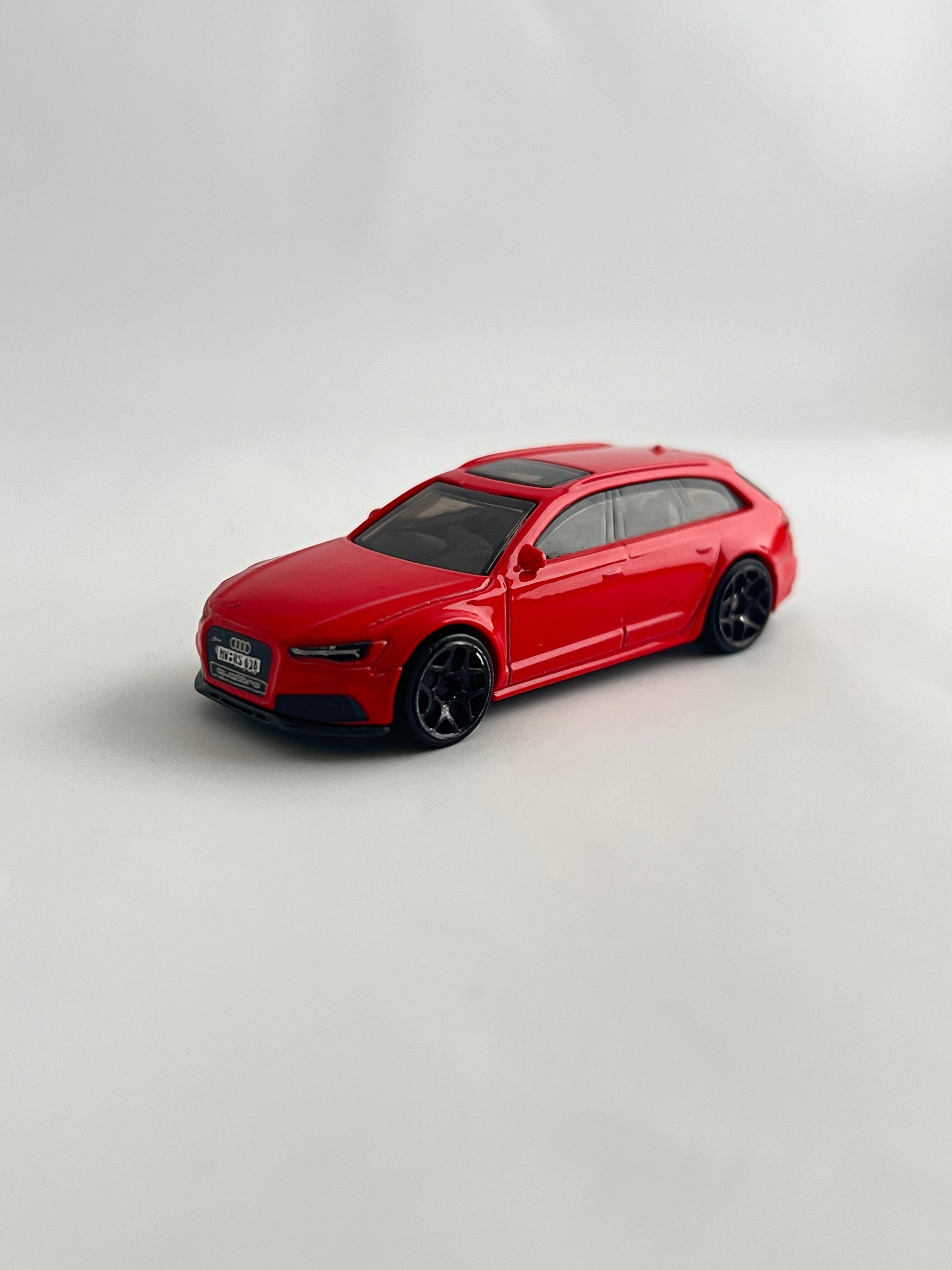 17 AUDI RS 6 AVANT - RED- UNCARDED - MINT CONDITION - Its Fun- Hot wheels - matchbox - diecast