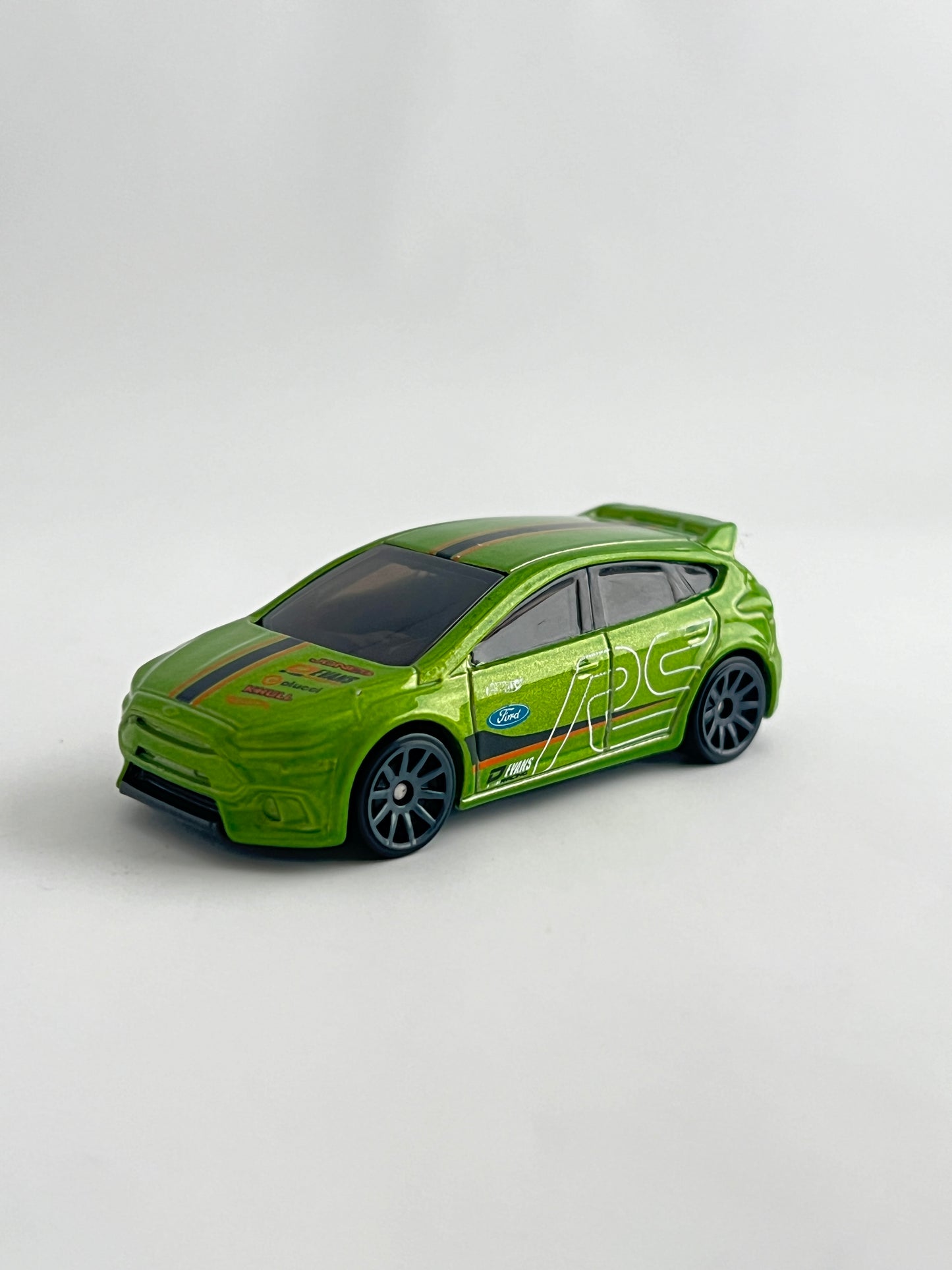 FORD FOCUS RS -GREEN - UNCARDED - MINT CONDITION