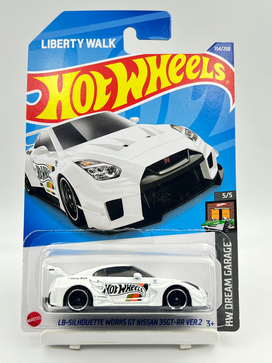 HOT WHEELS - LB-SILHOUETTE WORKS GT NISSAN 35GT-RR VER.2 - WHITE - 3B