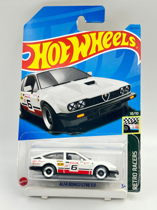 SOFT CORNERS - IMPORTED - HOT WHEELS -  ALFA ROMEO GTV6 3.0 - WHITE - 4B