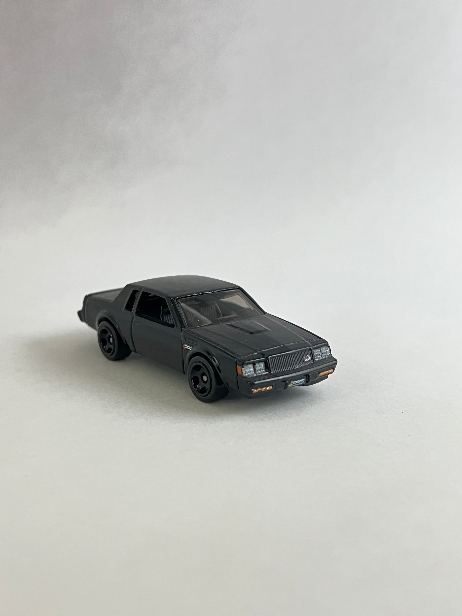 UNCARDED - 87 BUICK REGAL GNX - Its Fun- Hot wheels - matchbox - diecast