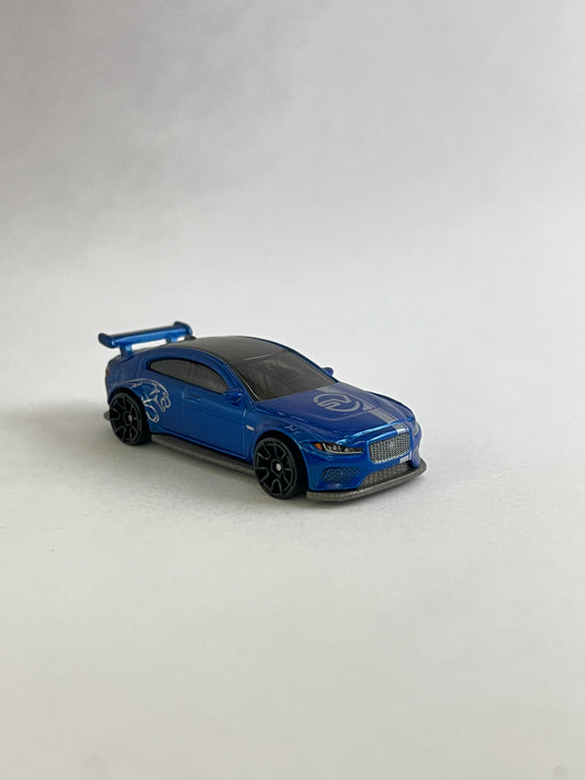 UNCARDED - FAST AND FURIOUS - JAGUAR XE SV PROJECT 8 - Its Fun- Hot wheels - matchbox - diecast