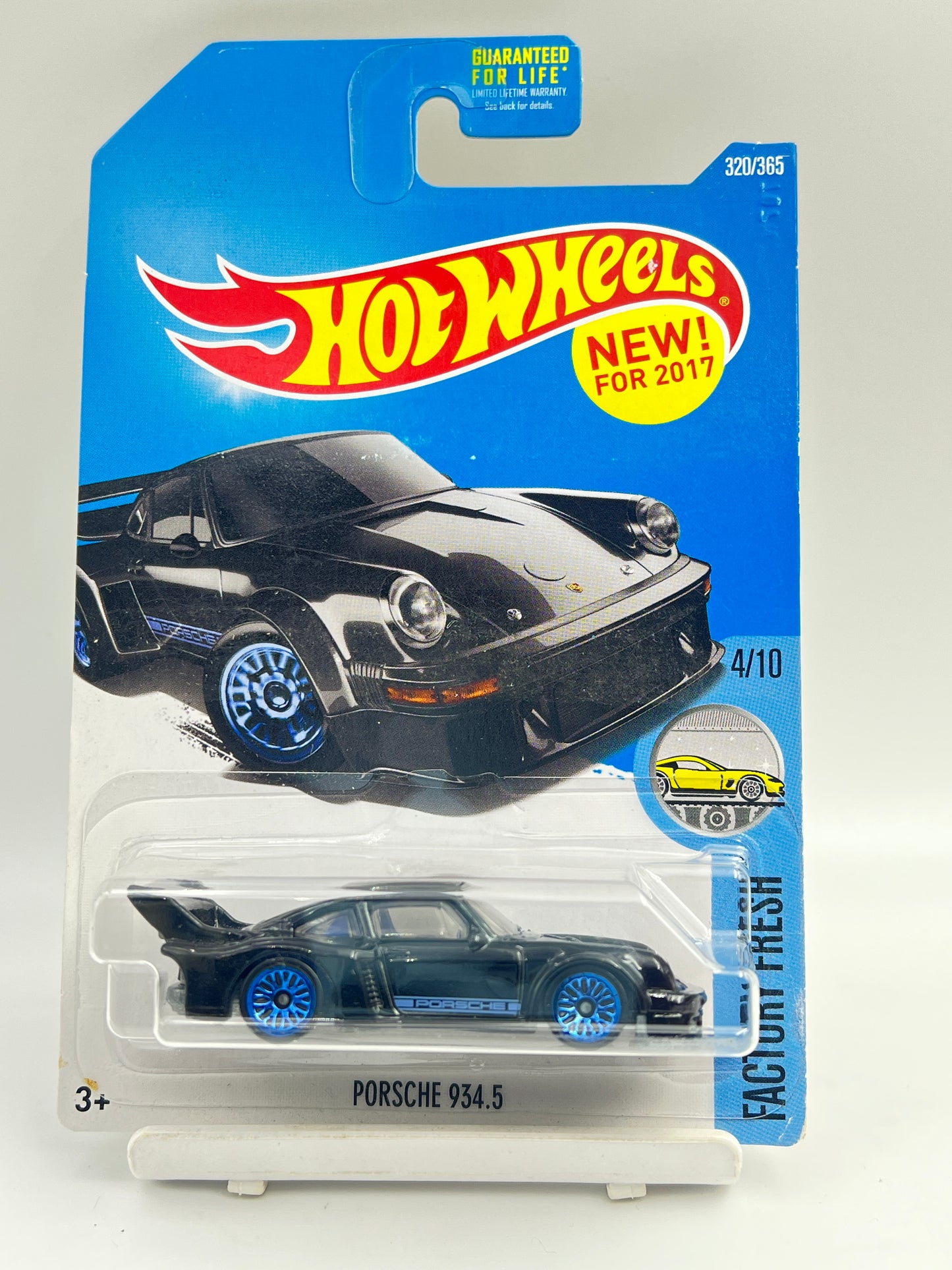IMPORTED - HOT WHEELS -  RARE - PORSCHE 934.5 - BLACK - WITH PROTECTOR - 1H