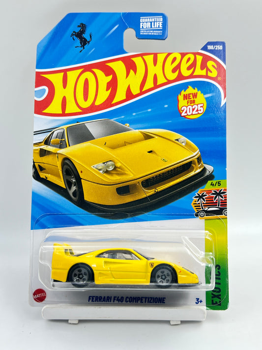 MILD HOOK CREASE - IMPORTED - HOT WHEELS -  FERRARI F40 COMPETIZIONE - YELLOW - 2G