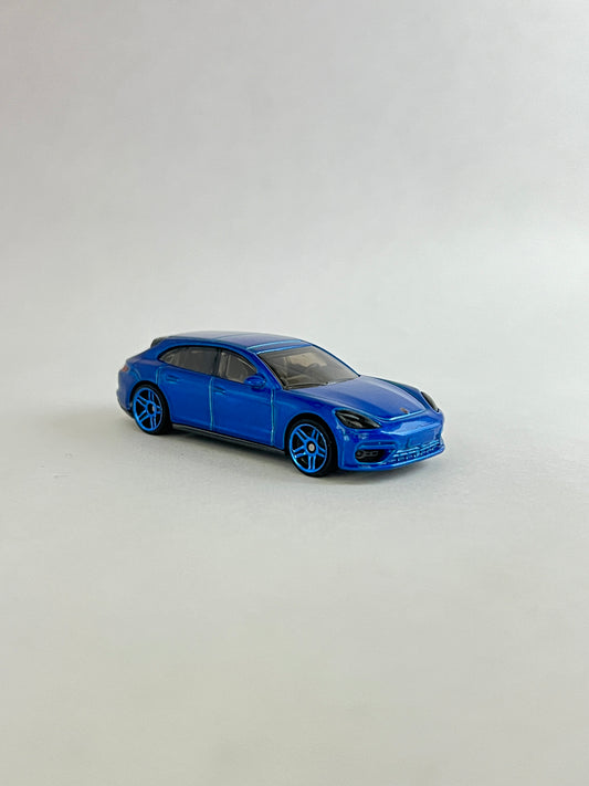 UNCARDED - PORSCHE PANAMERA TURBO S - Its Fun- Hot wheels - matchbox - diecast