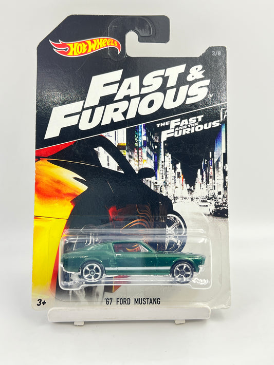 MILD SOFT CORNER - IMPORTED - HOT WHEELS -  FAST AND FURIOUS - 67 FORD MUSTANG (2016 CARD) - 3D