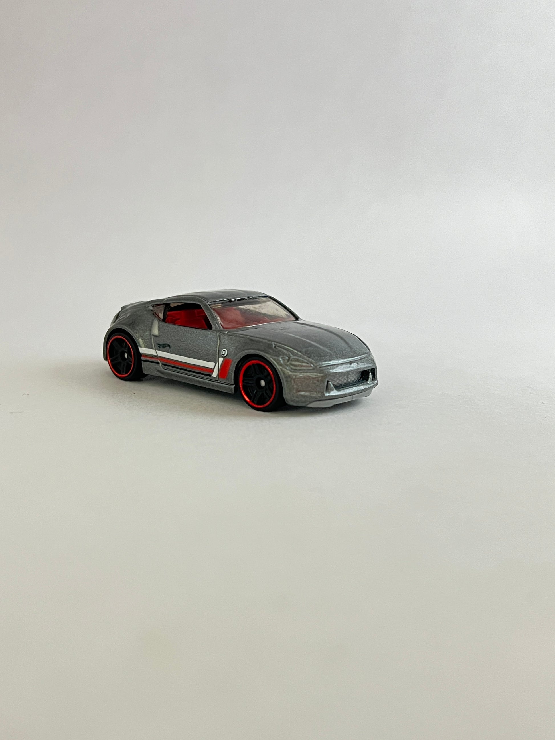 UNCARDED - NISSAN 370Z - GREY - Its Fun- Hot wheels - matchbox - diecast