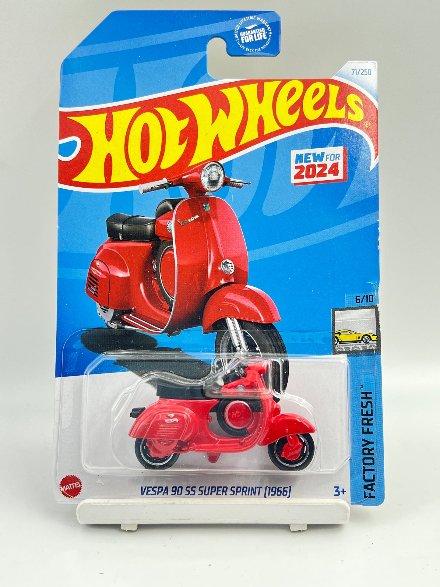 SOFT EDGES - IMPORTED - HOT WHEELS -  VESPA 90 SS SUPER SPRINT (1966) - RED - 7C