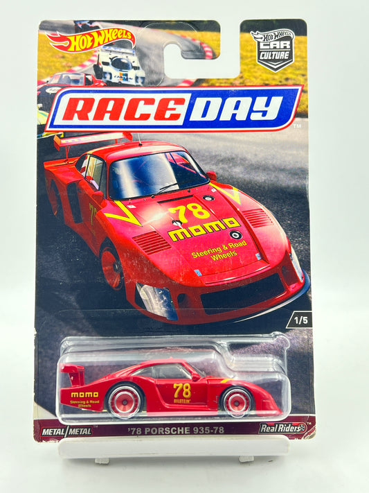 SOFT CORNERS - HOT WHEELS - RACE DAY - 78 PORSCHE 935-78 (MOMO) - 9D