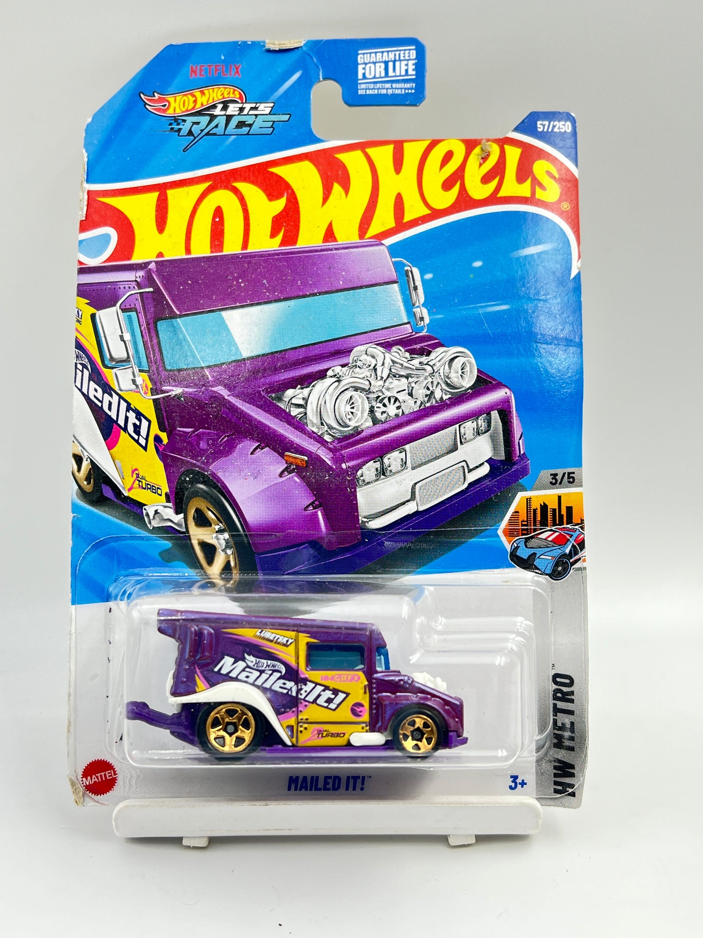 CREASED CARD - ( CARD AS IN PIC ) - TREASURE HUNT - HOT WHEELS - MAILED IT - 2D