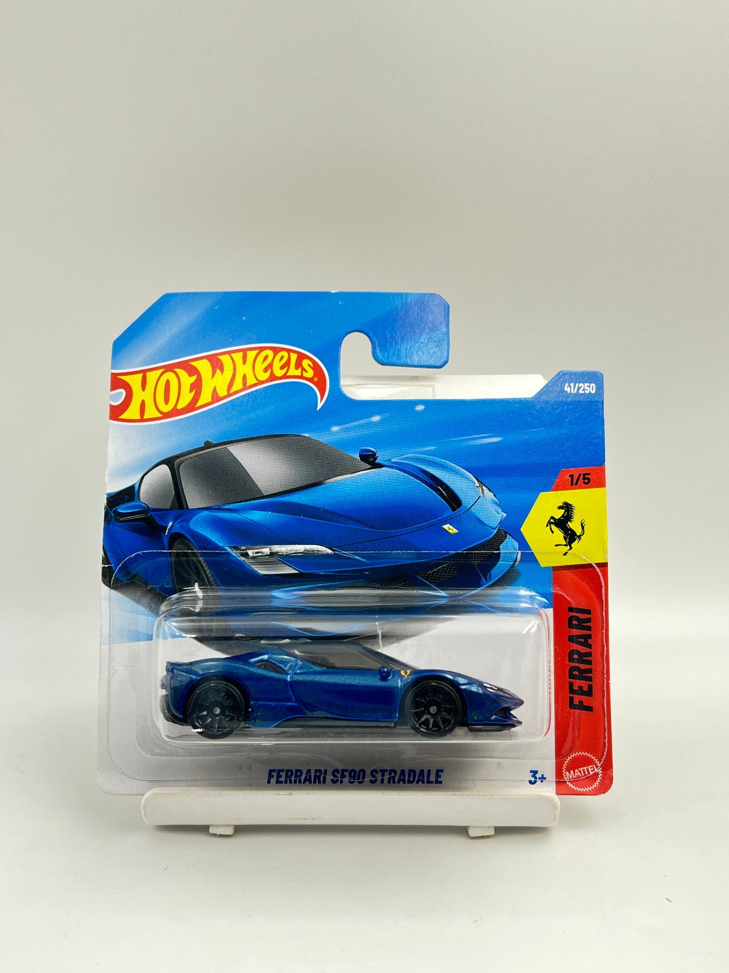MILD CARD DAMAGE - HOT WHEELS - FERRARI SF90 STRAGDALE - BLUE - 1C