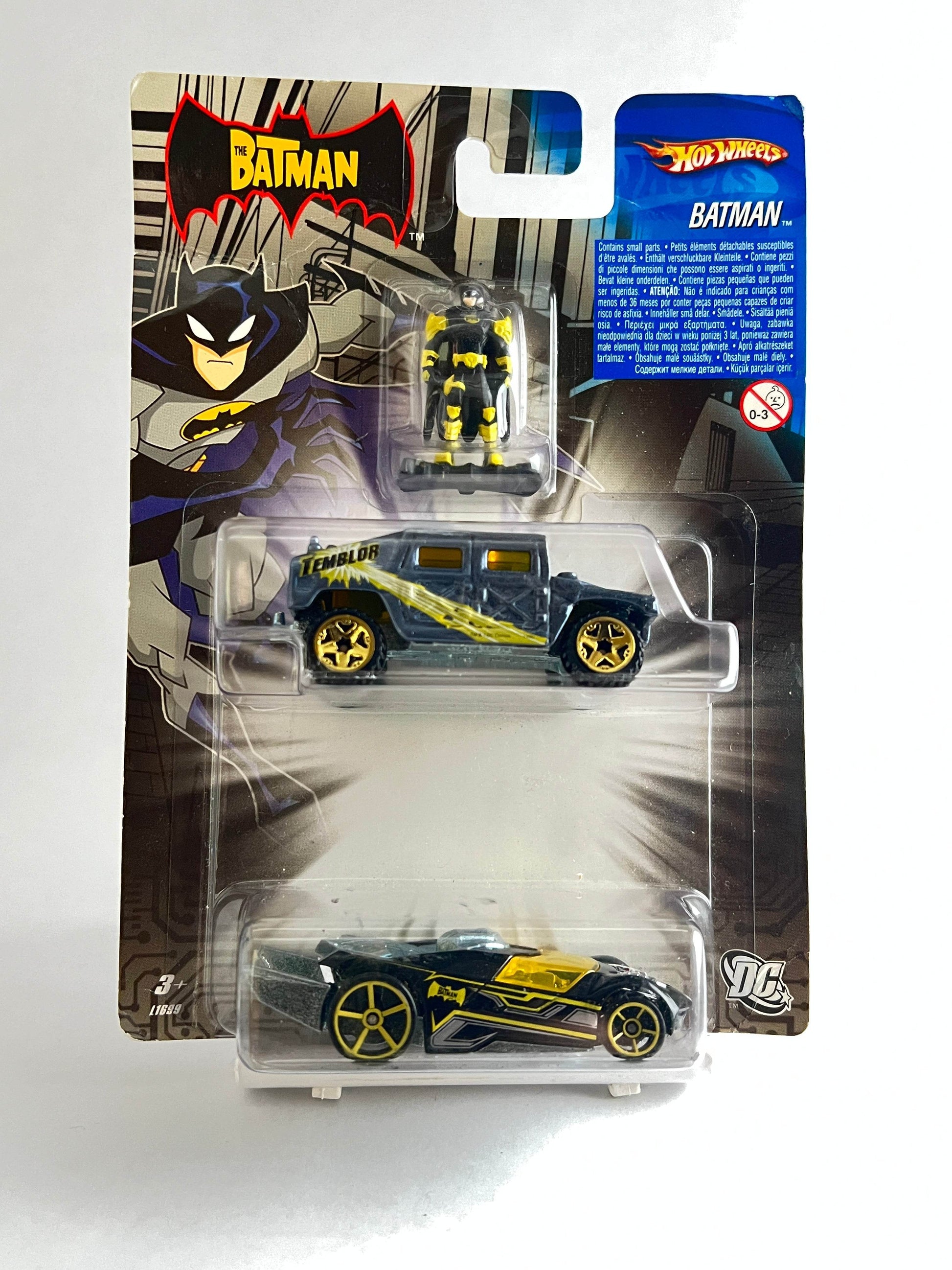 HOT WHEELS BATMAN DUAL CARS WITH FIGURINE -CARD CONDITION AS IN PIC - 5E - Its Fun