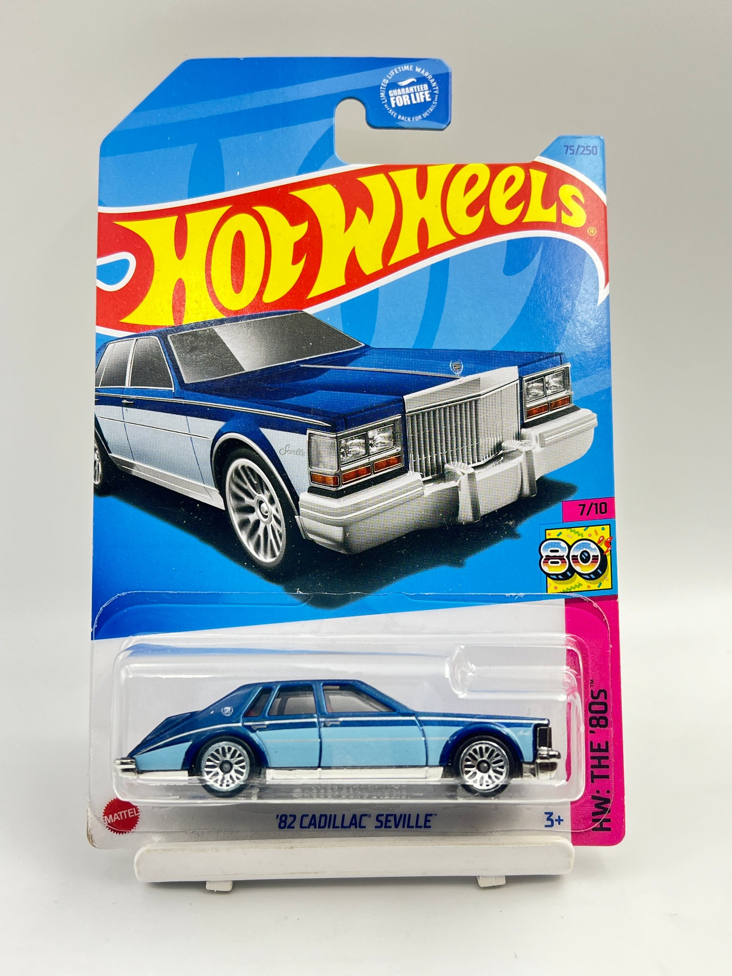 MILD SOFT CORNER - IMPORTED - HOT WHEELS -  82 CADILLAC SEVILLE - C1