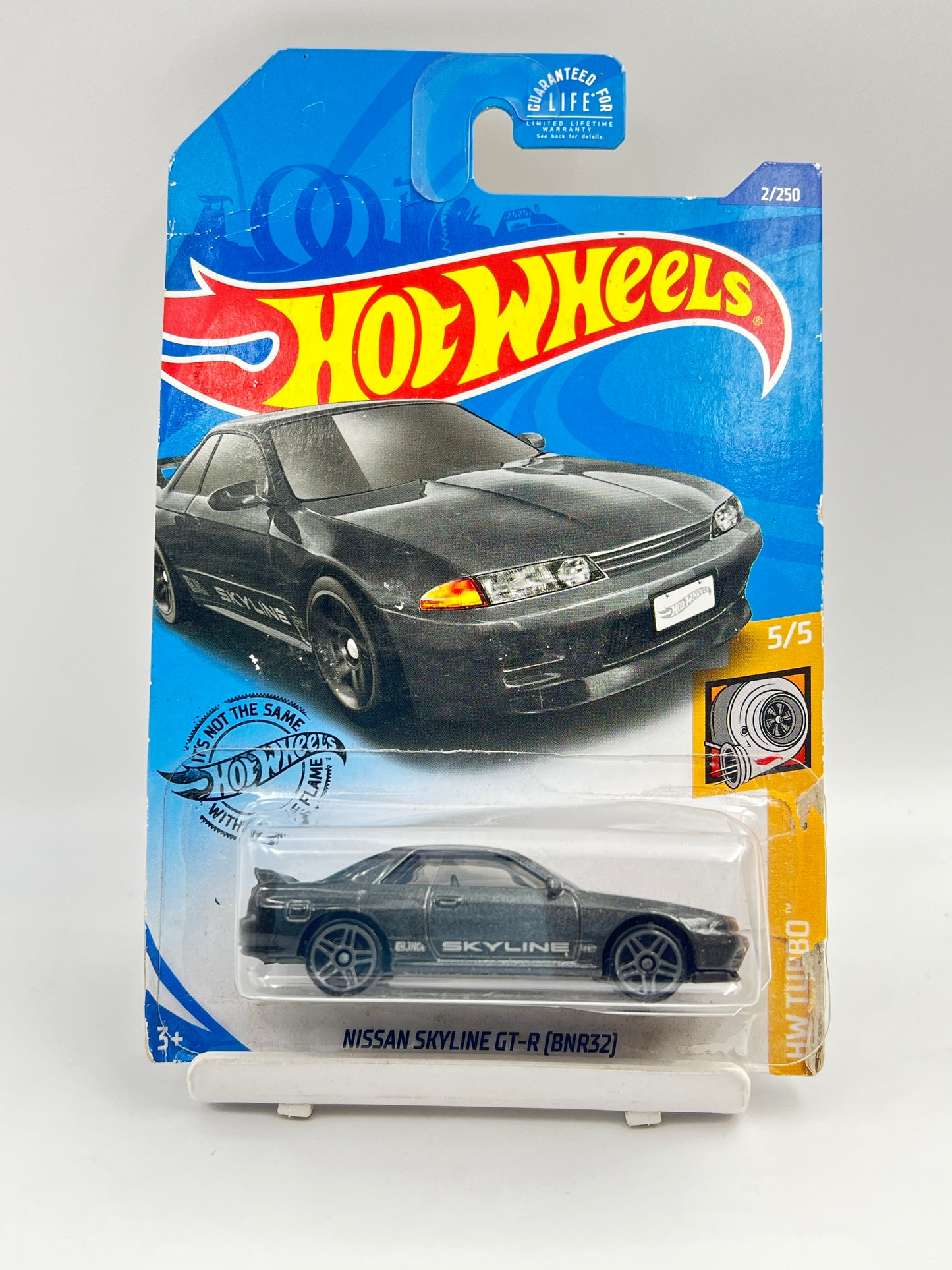 DAMAGED CARD - IMPORTED - HOT WHEELS -  NISSAN SKYLINE GT-R (BNR32) - 3D