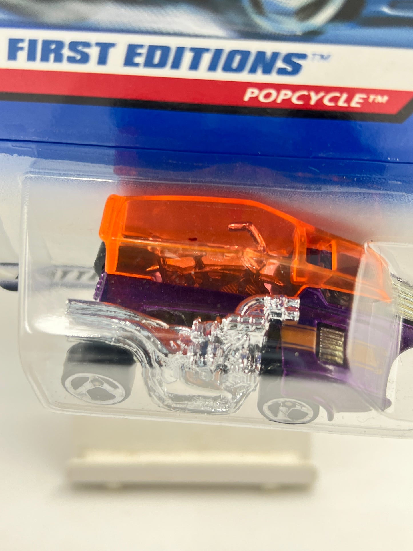 IMPORTED - HOT WHEELS -  POPCYCLE - (CYCLE INSIDE CAR) - 6B