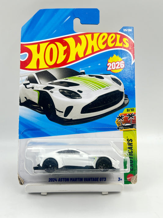 MILD CREASE OR MILD SOFT CORNER - HOT WHEELS - 2024 ASTON MARTIN VANTAGE GT3 - 4E