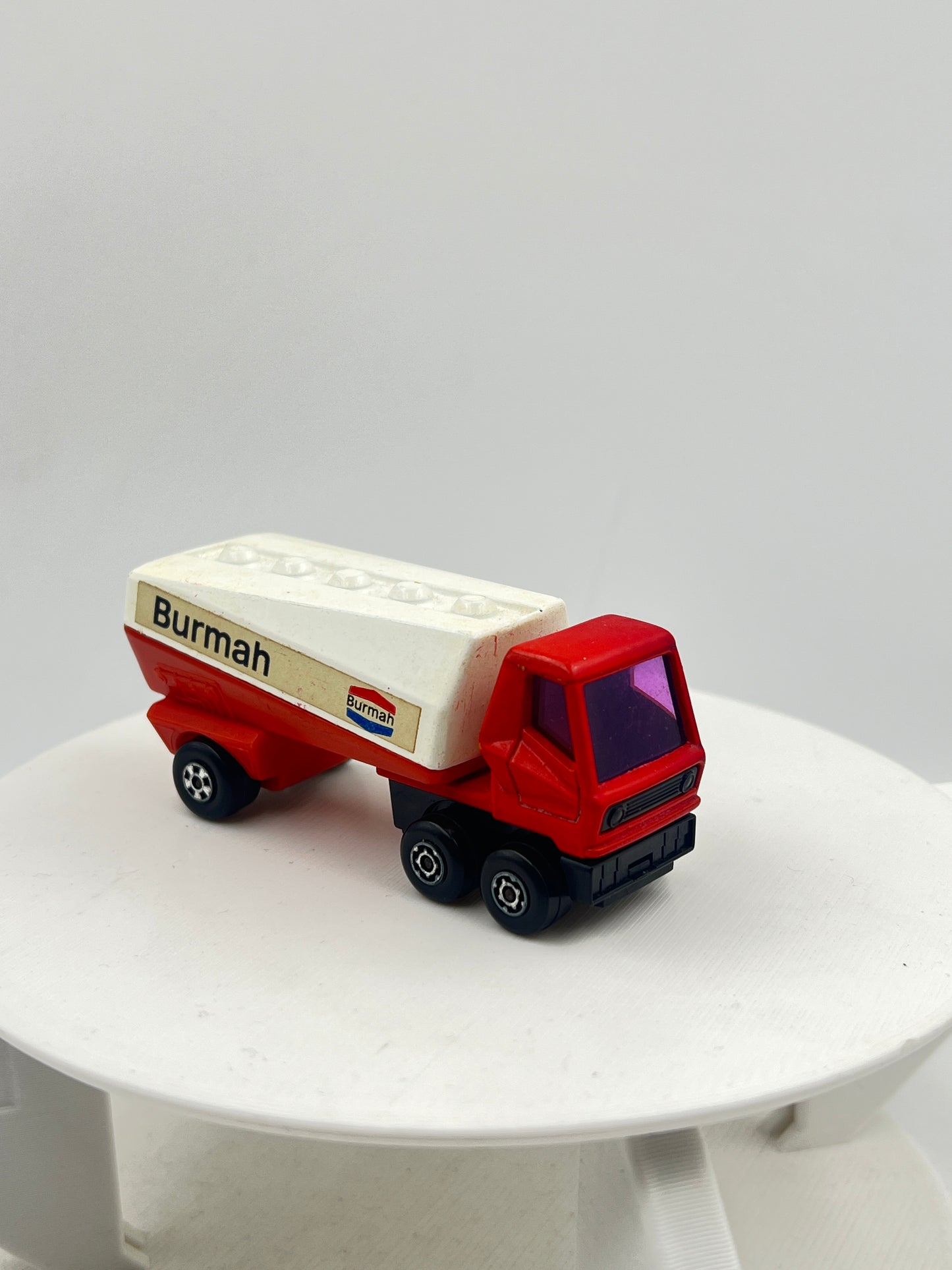 PRE-OWNED - MATCHBOX FREEWAY GAS TANKER - 1973 MADE