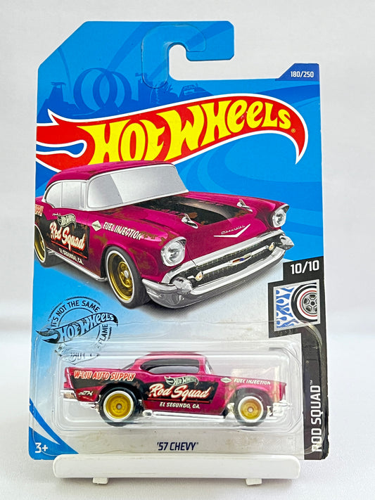 SUPER TREASURE HUNT - 57 CHEVY WITH PROTECTOR