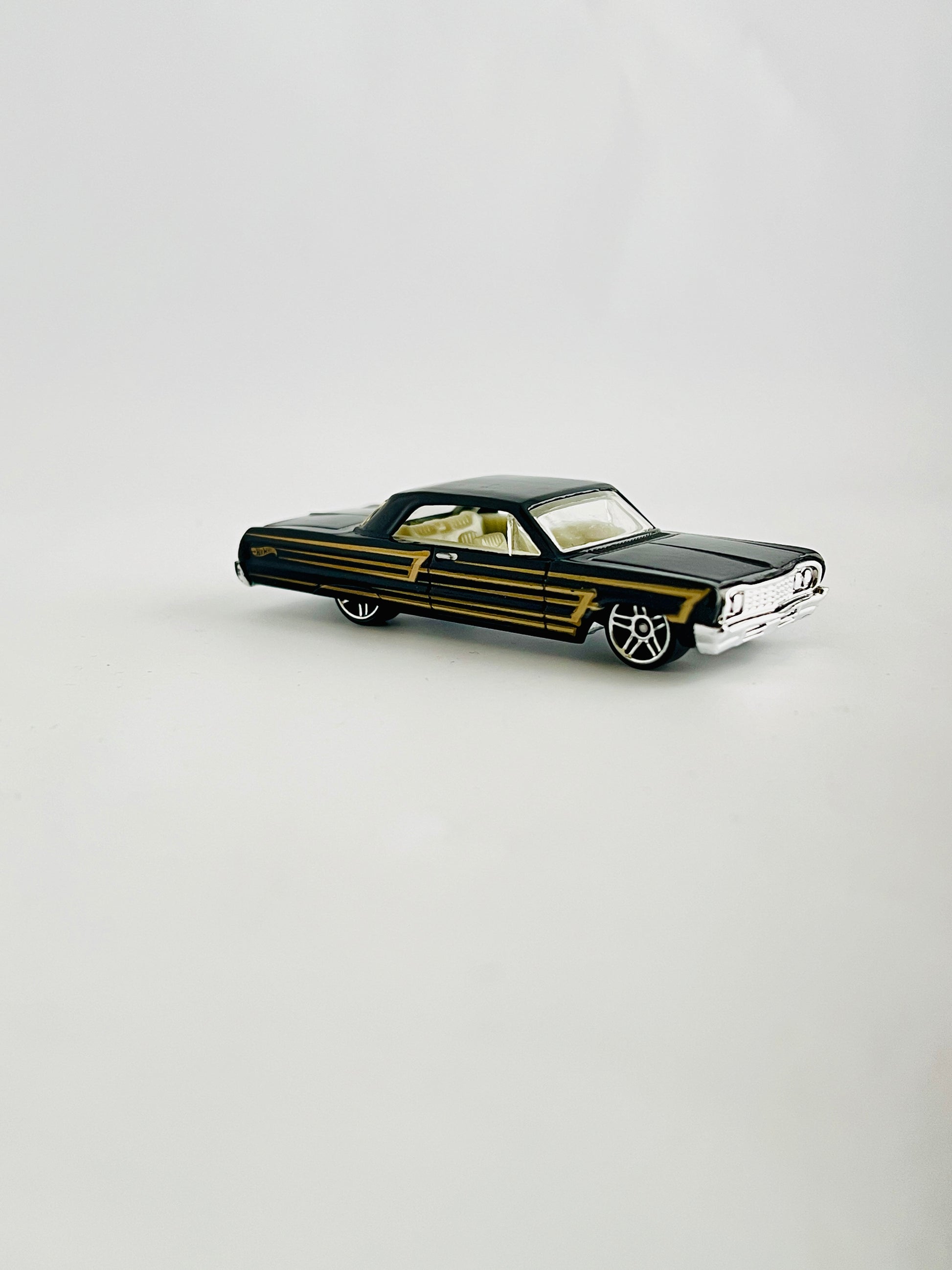 HW 64 IMPALA - METAL ON METAL - MINT CONDITION - Its Fun- Hot wheels - matchbox - diecast