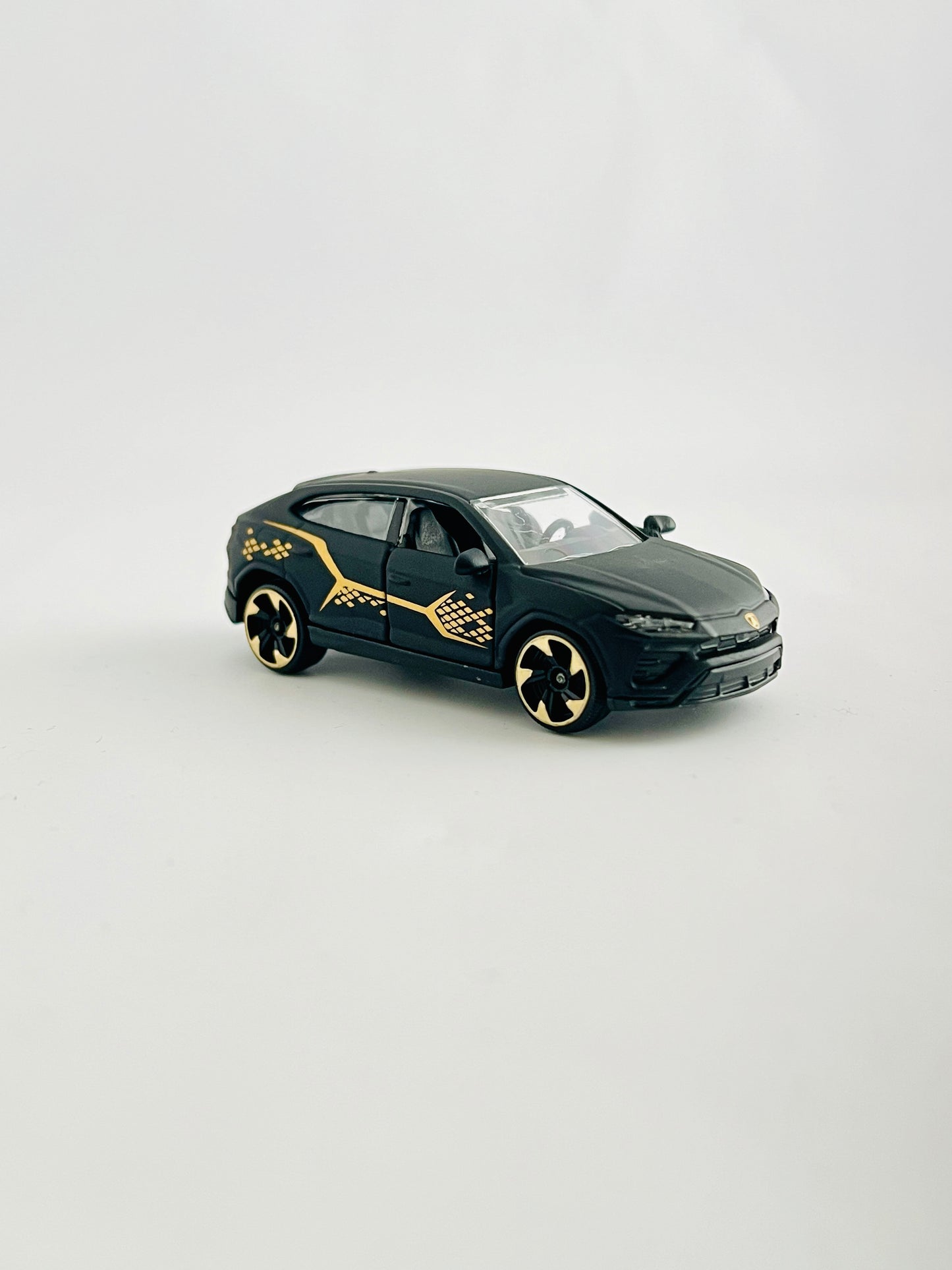 MAJORETTE - LAMBORGHINI URUS - MOVING PARTS - MINT - Its Fun- Hot wheels - matchbox - diecast