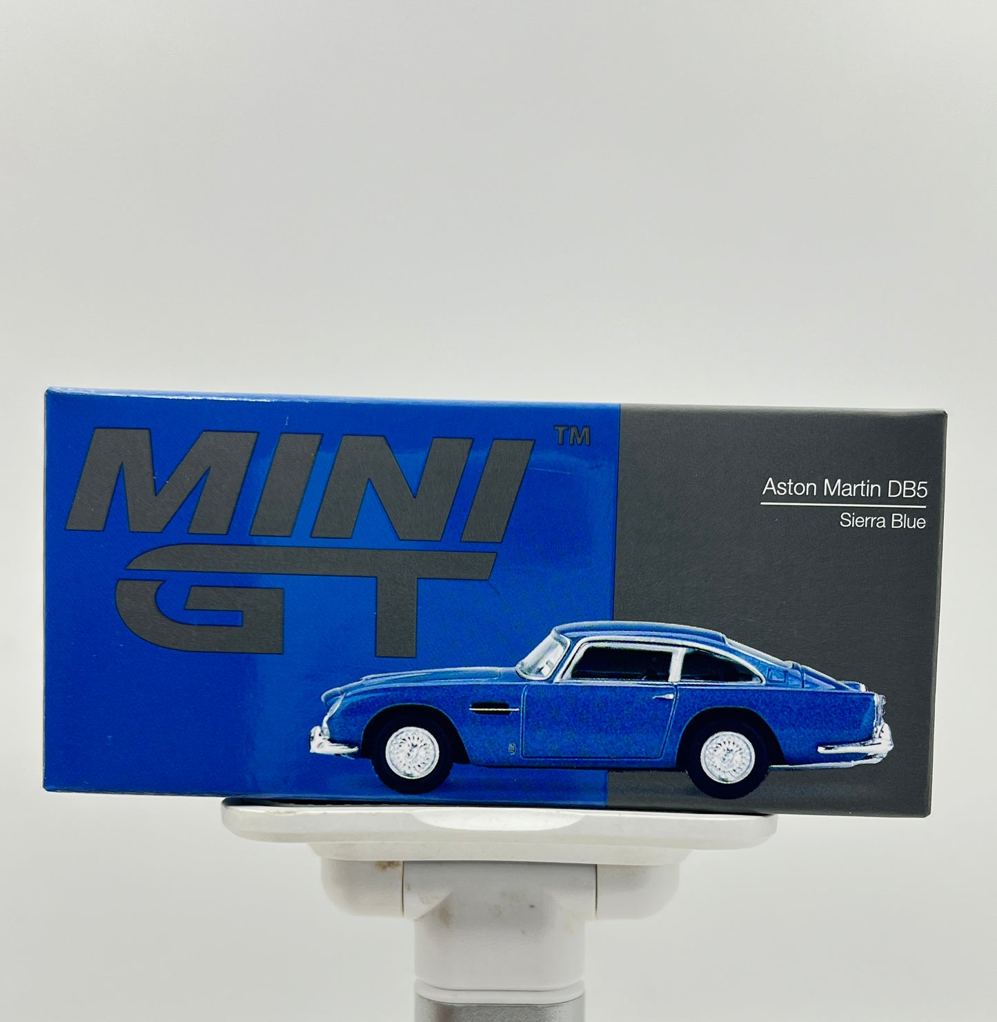 MINI GT - UNSEALED - #954 ASTON MARTIN DB5 - SIERRA BLUE