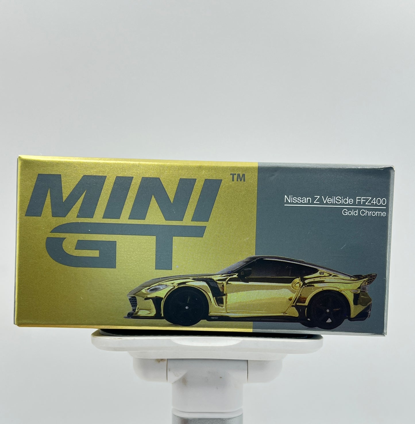 MINI GT - UNSEALED - #985 NISSAN Z VEILSIDE FFZ400 - GOLD CHROME