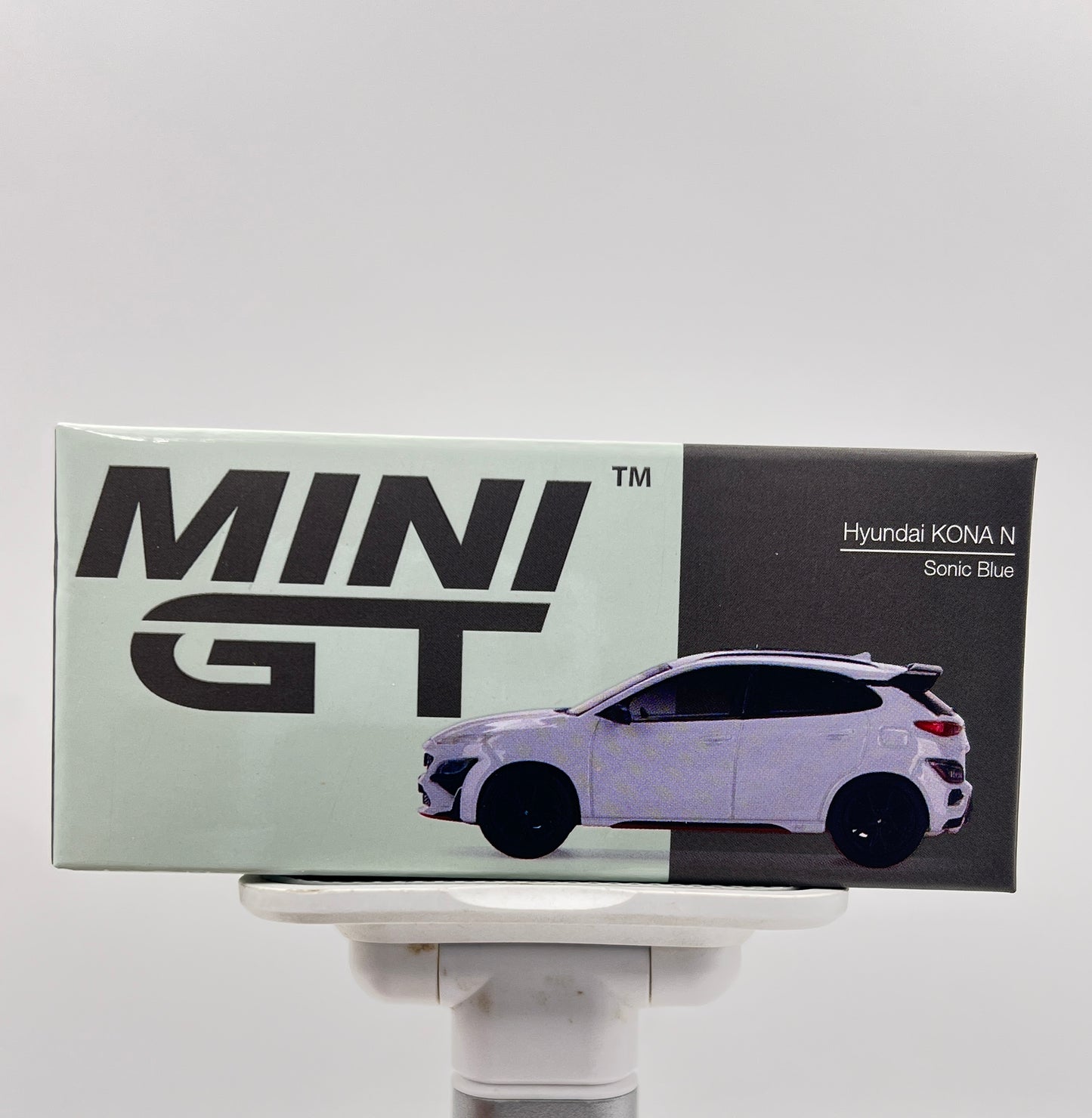 MINI GT - UNSEALED - #454 - HYUNDAI KONA N