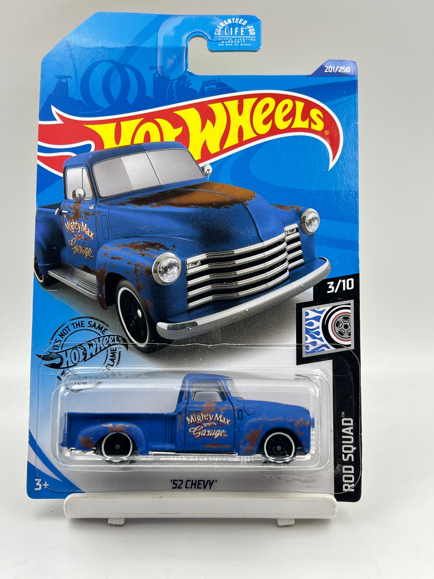 CREASED CARD - IMPORTED - HOT WHEELS -  52 CHEVY - 4F