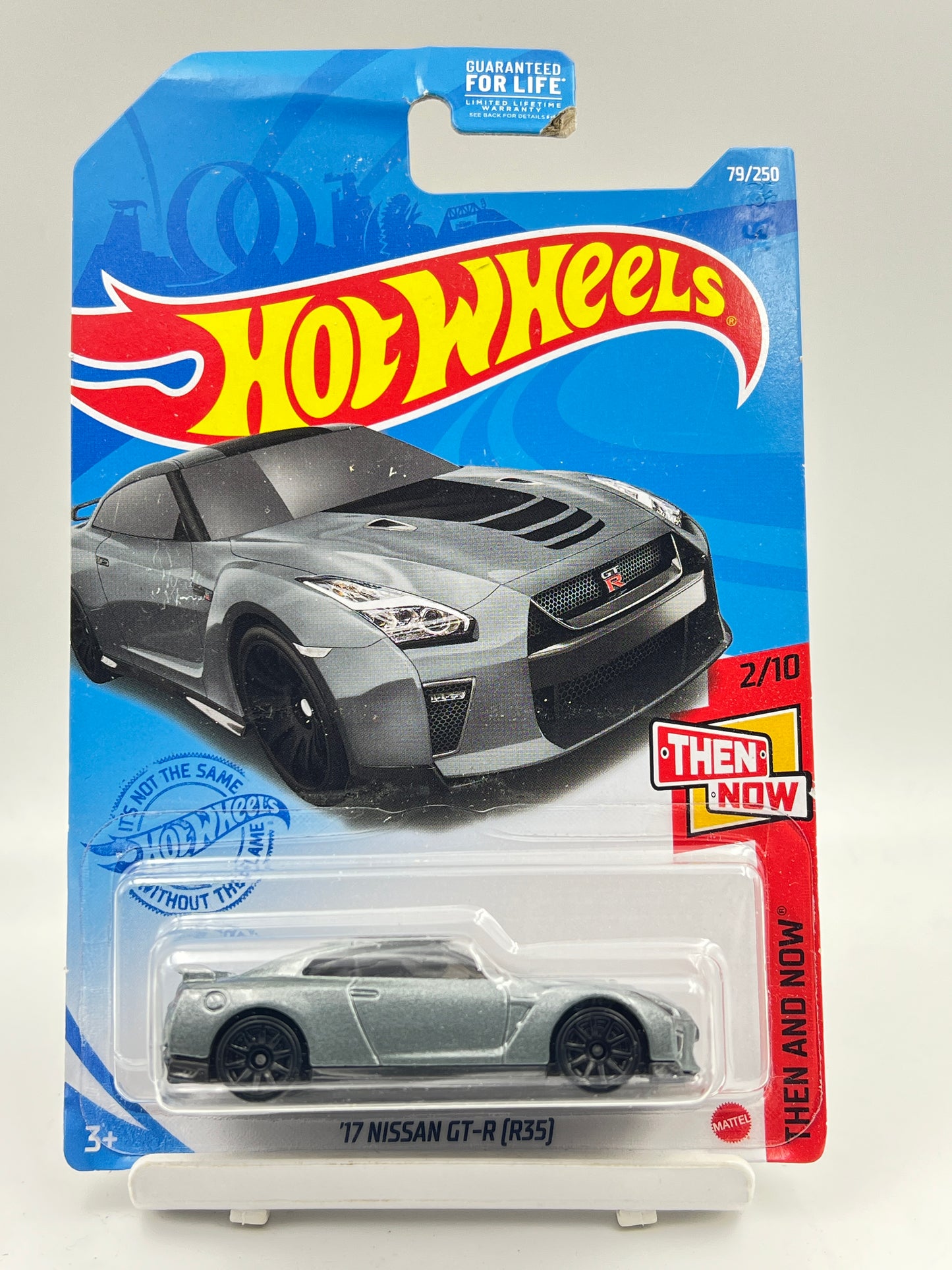 CARD DAMAGE - IMPORTED - HOT WHEELS -  17 NISSAN GT-R (R35) - 4F
