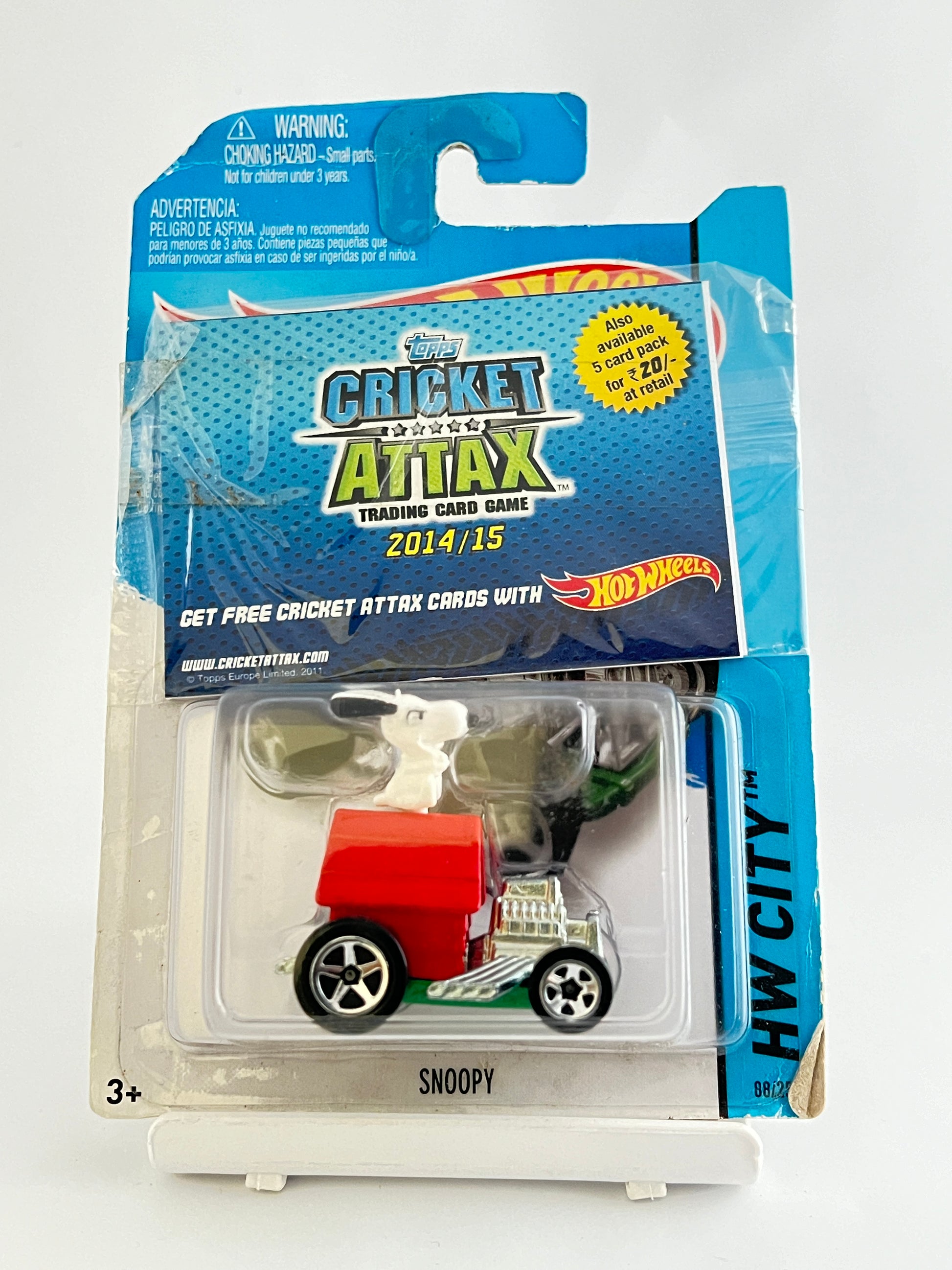SNOOPY WITH CRICKET ATTAX CARD - 5D - Its Fun- Hot wheels - matchbox - diecast