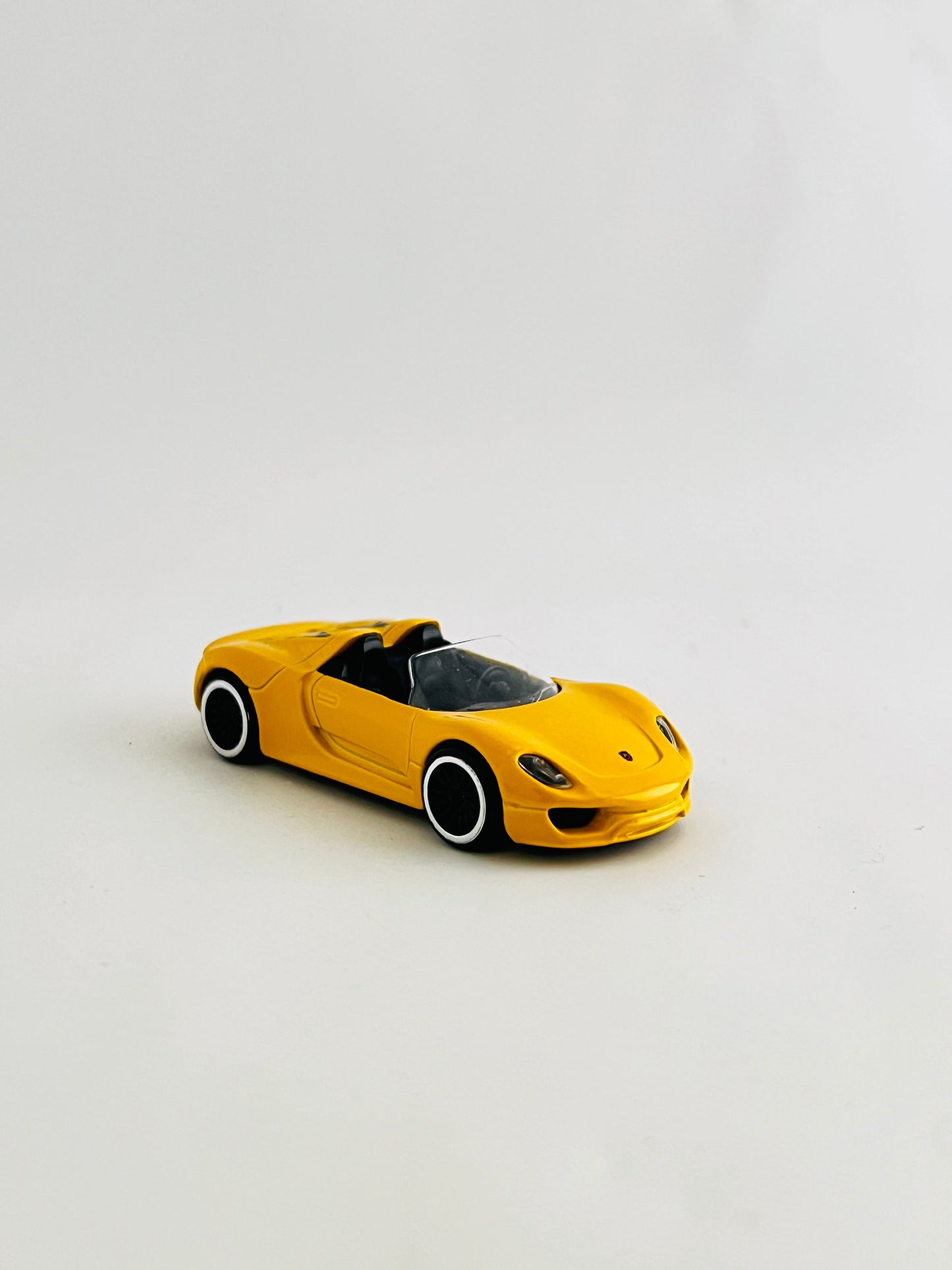 UNCARDED - MAJORETTE - PORSCHE 918 SPYDER - YELLOW