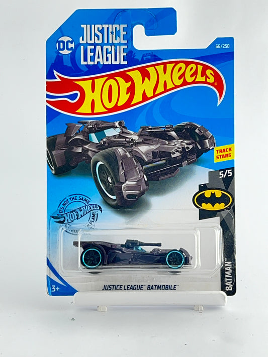 JUSTICE LEAGUE BATMOBILE - Its Fun