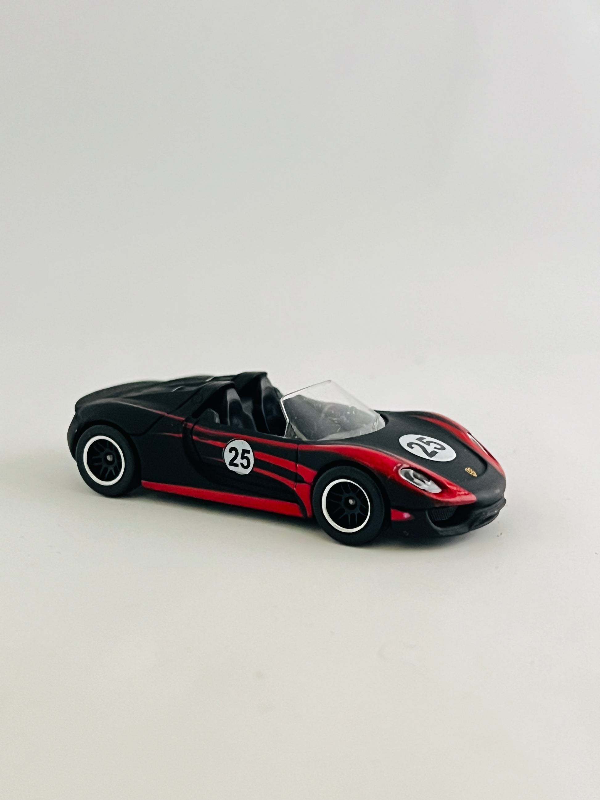 UNCARDED - MAJORETTE - PORSCHE 918 SPYDER - MATTE BLACK AND RED - Its Fun- Hot wheels - matchbox - diecast