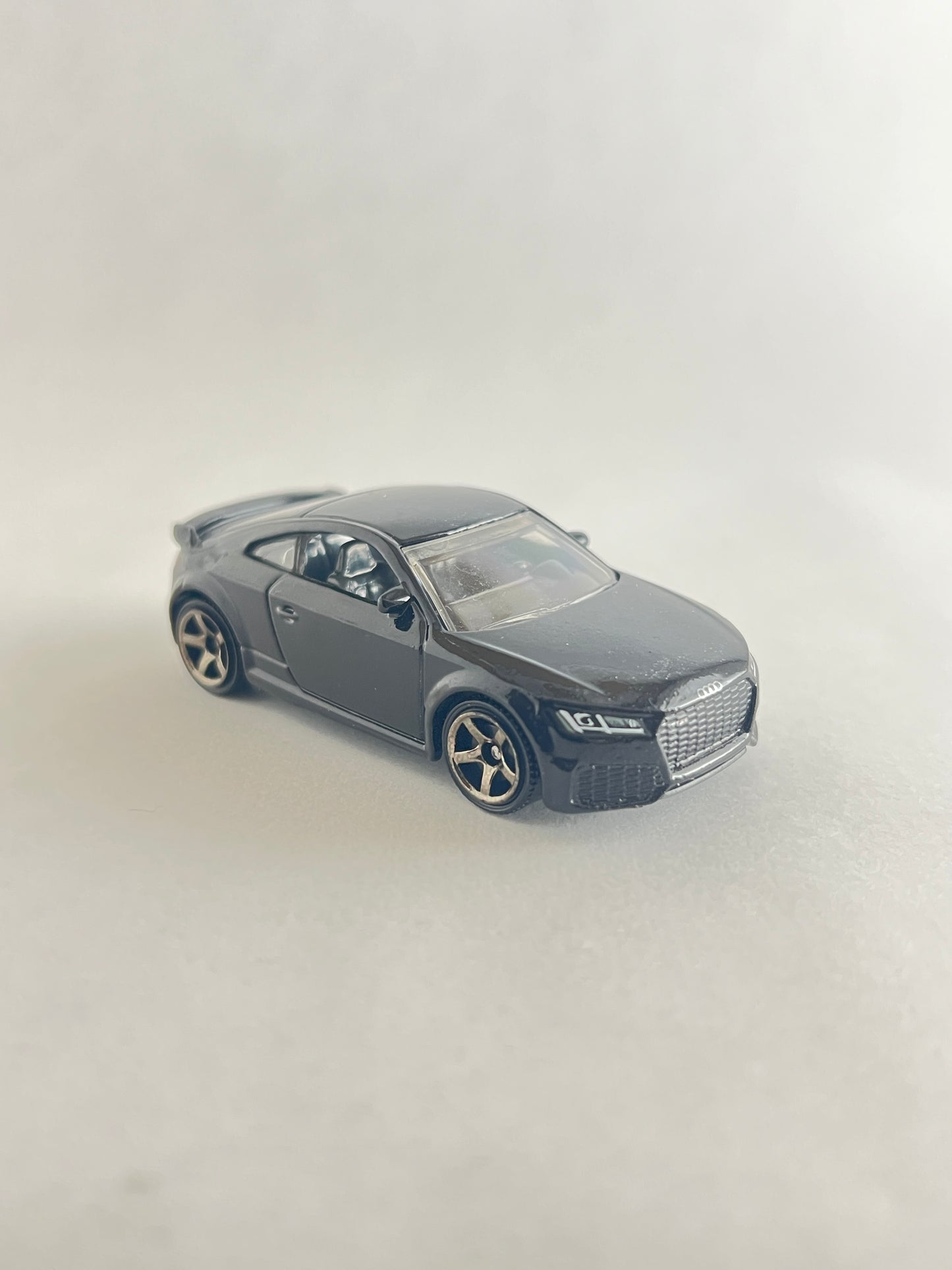 UNCARDED - MATCHBOX - 19 AUDI TT RS - Its Fun- Hot wheels - matchbox - diecast