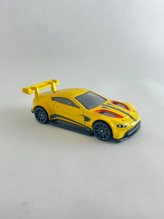 UNCARDED - ASTON MARTIN VANTAGE GTE