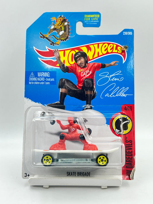 SOFT CORNERS - IMPORTED - HOT WHEELS -  SKATE BRIGADE - RED - ZX2