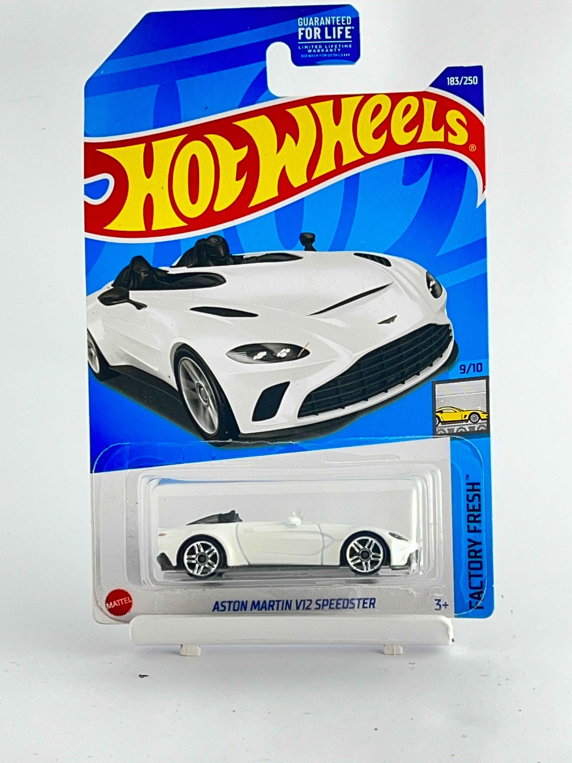 ASTON MARTIN V12 SPEEDSTER - WHITE