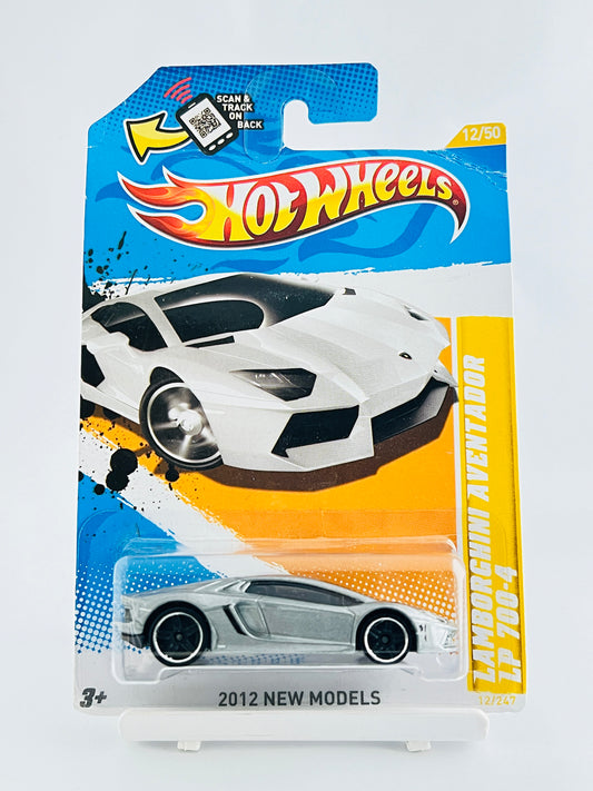 LAMBORGHINI AVENTADOR LP 700-4 - SLIGHT CREASE AT TOP - 5D - Its Fun- Hot wheels - matchbox - diecast