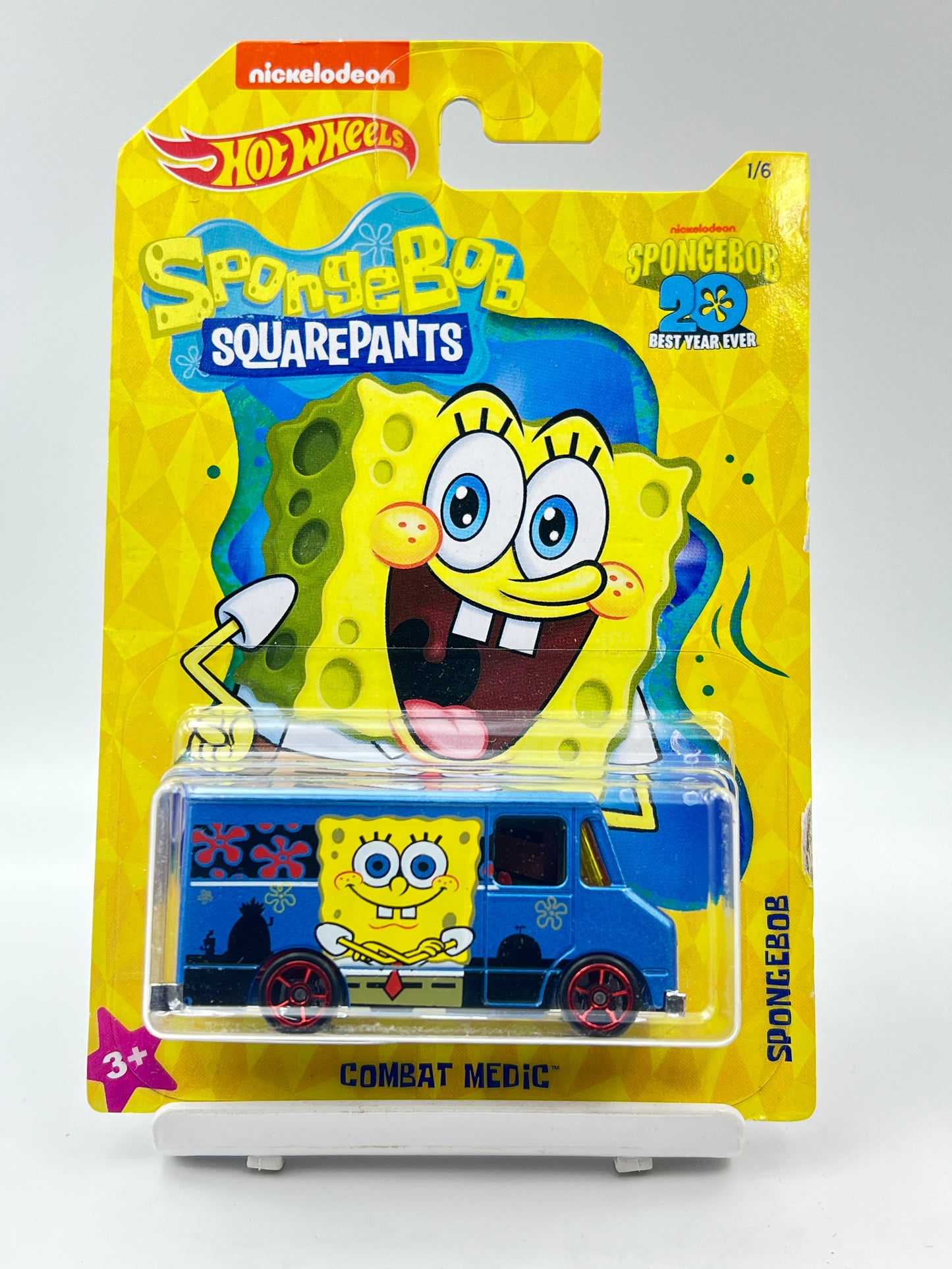 IMPORTED - HOT WHEELS -  COMBAT MEDIC - SPONGEBOB - 6B