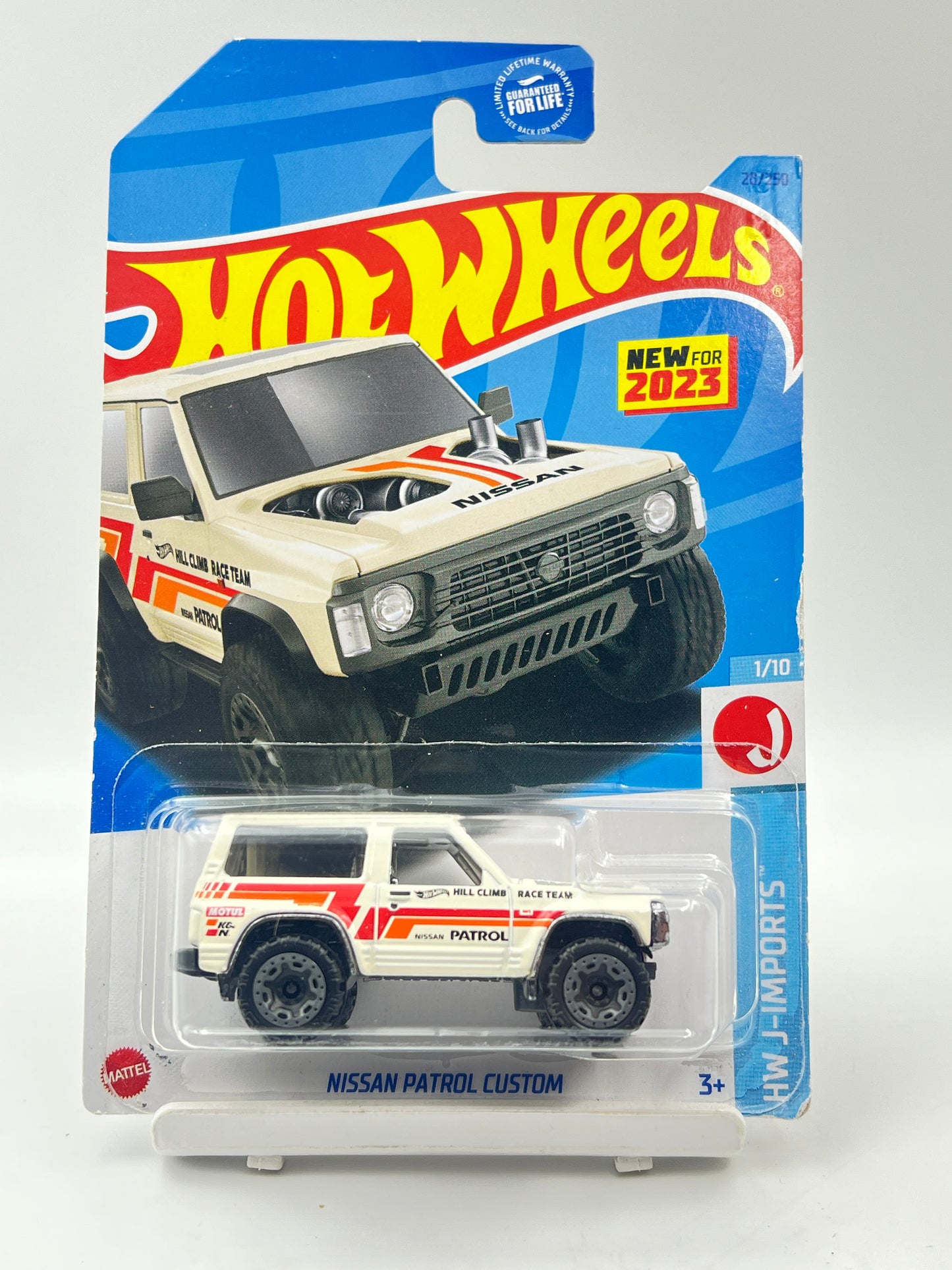 IMPORTED - HOT WHEELS -  NISSAN PATROL CUSTOM - WHITE - 6B