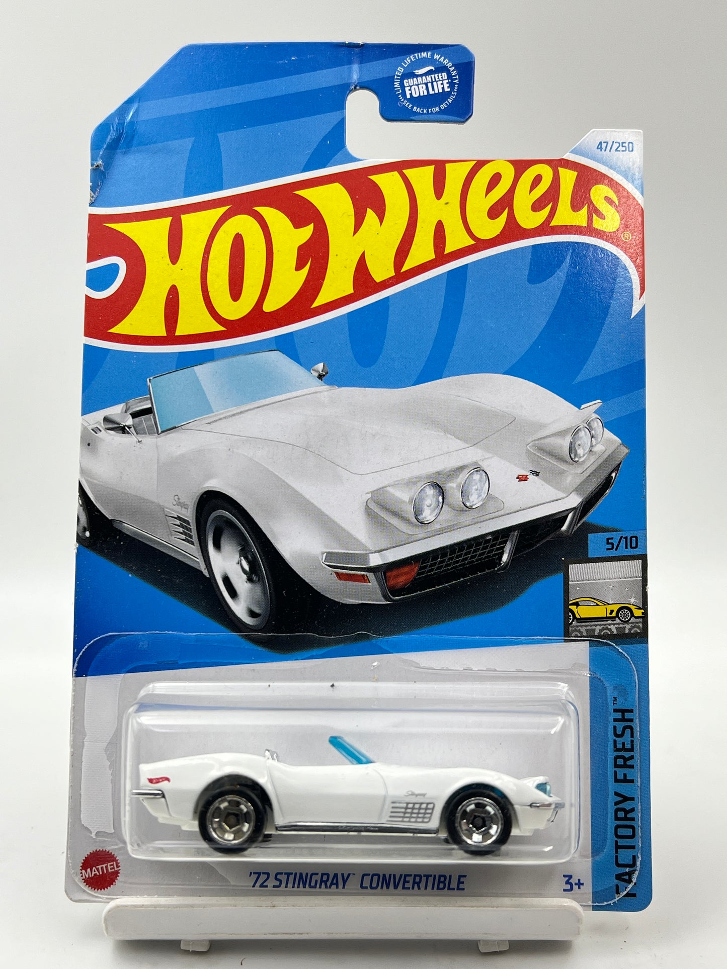 IMPORTED - HOT WHEELS -  72 STINGRAY CONVERTIBLE - WHITE - 3A