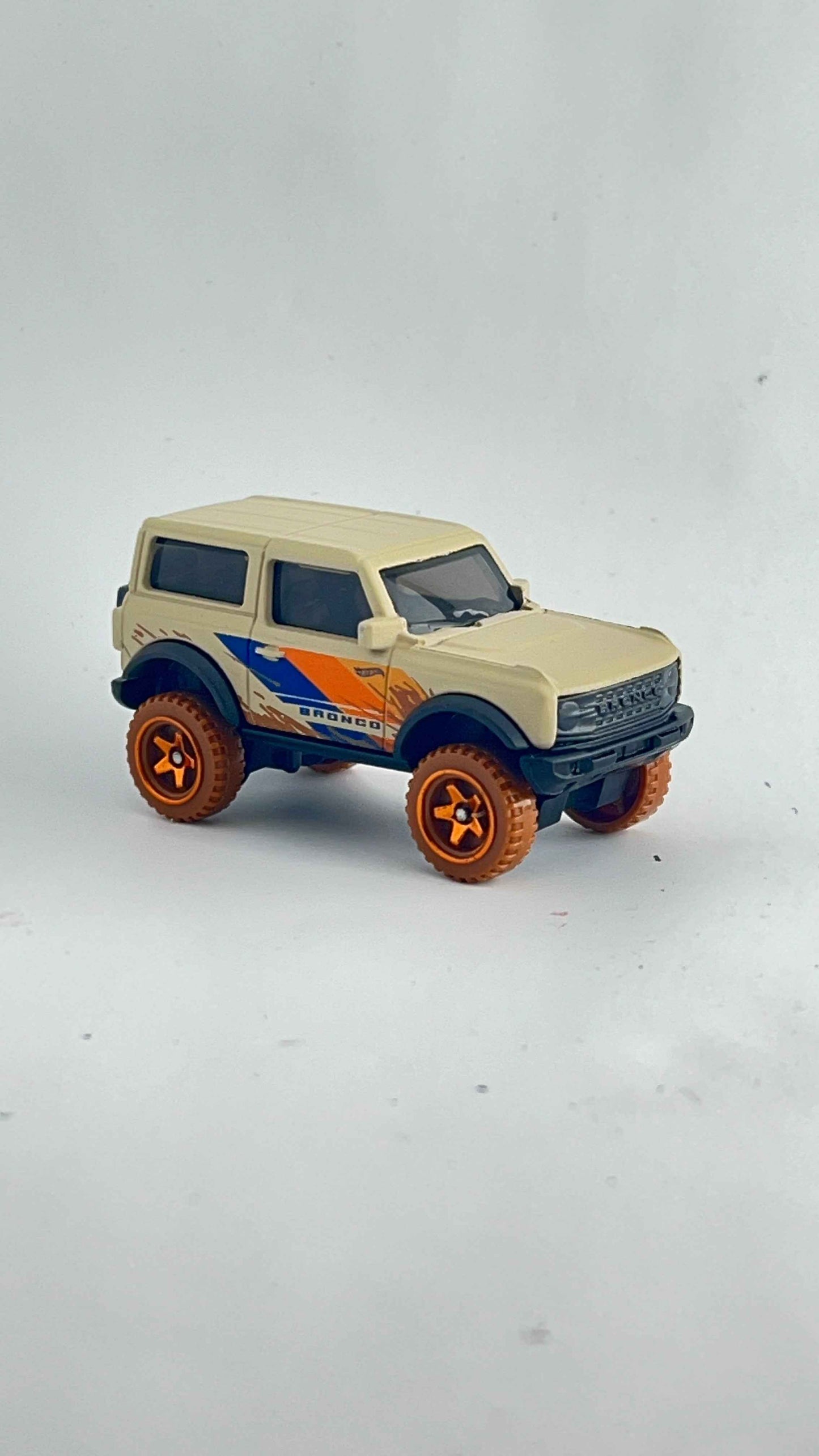 21 FORD BRONCO