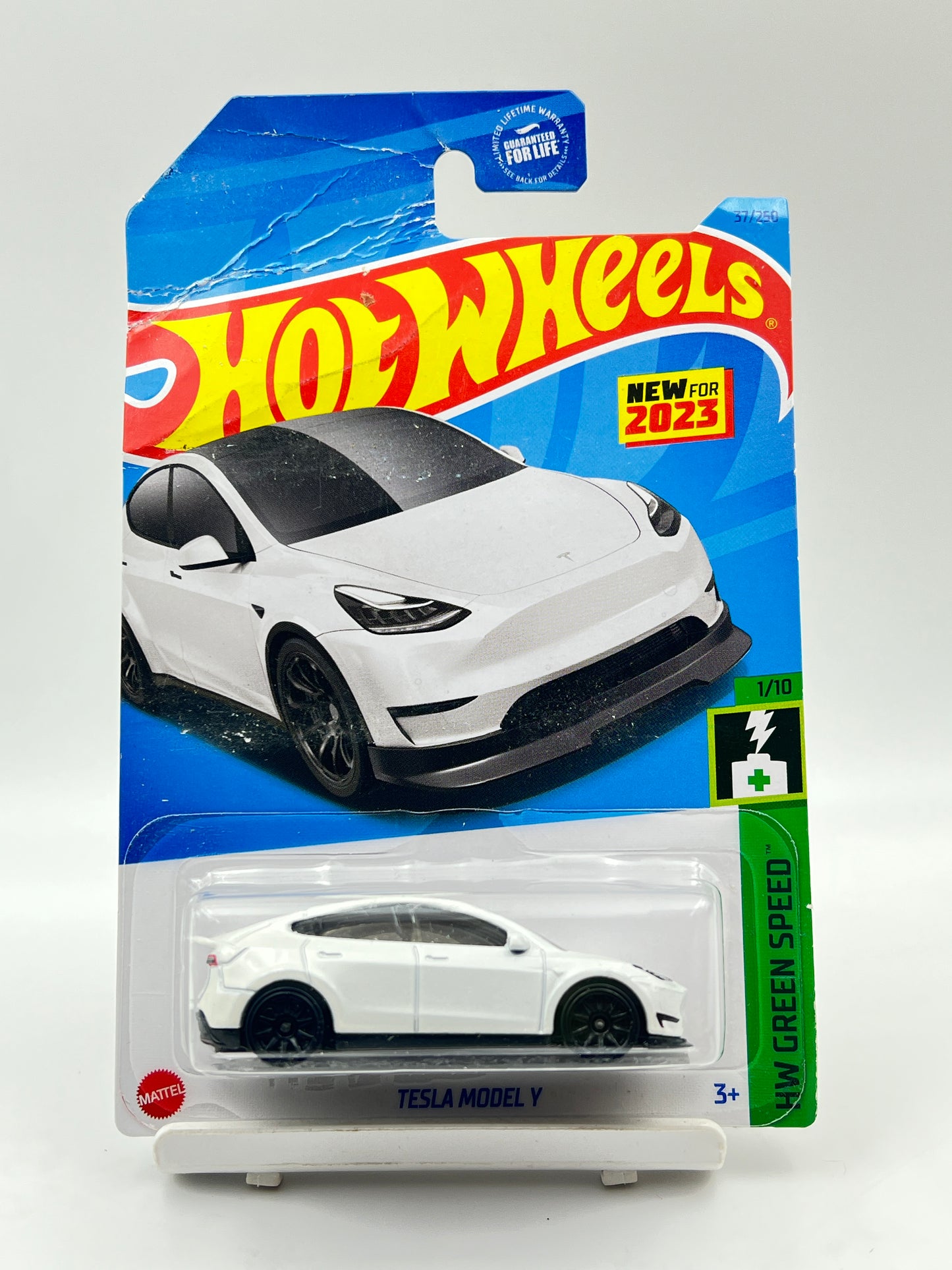 DAMAGED CARD - ( CARD AS IN PIC ) - TESLA MODEL Y - WHITE - 4F