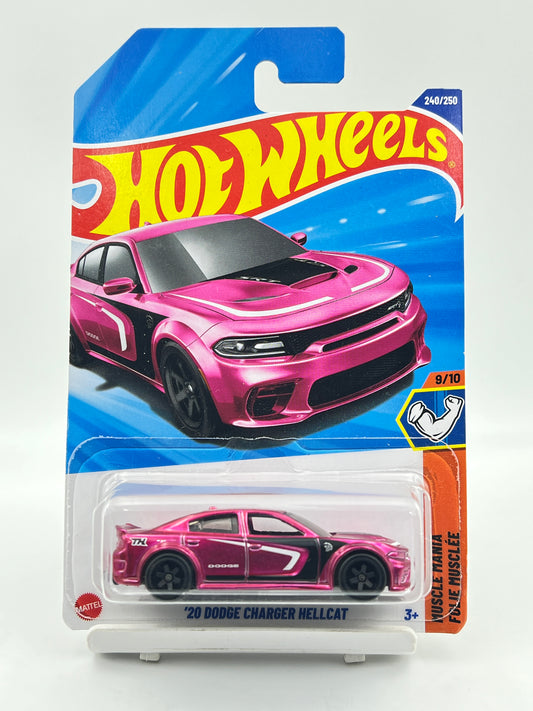 SUPER TREASURE HUNT - HOT WHEELS - 20 DODGE CHARGER HELLCAT