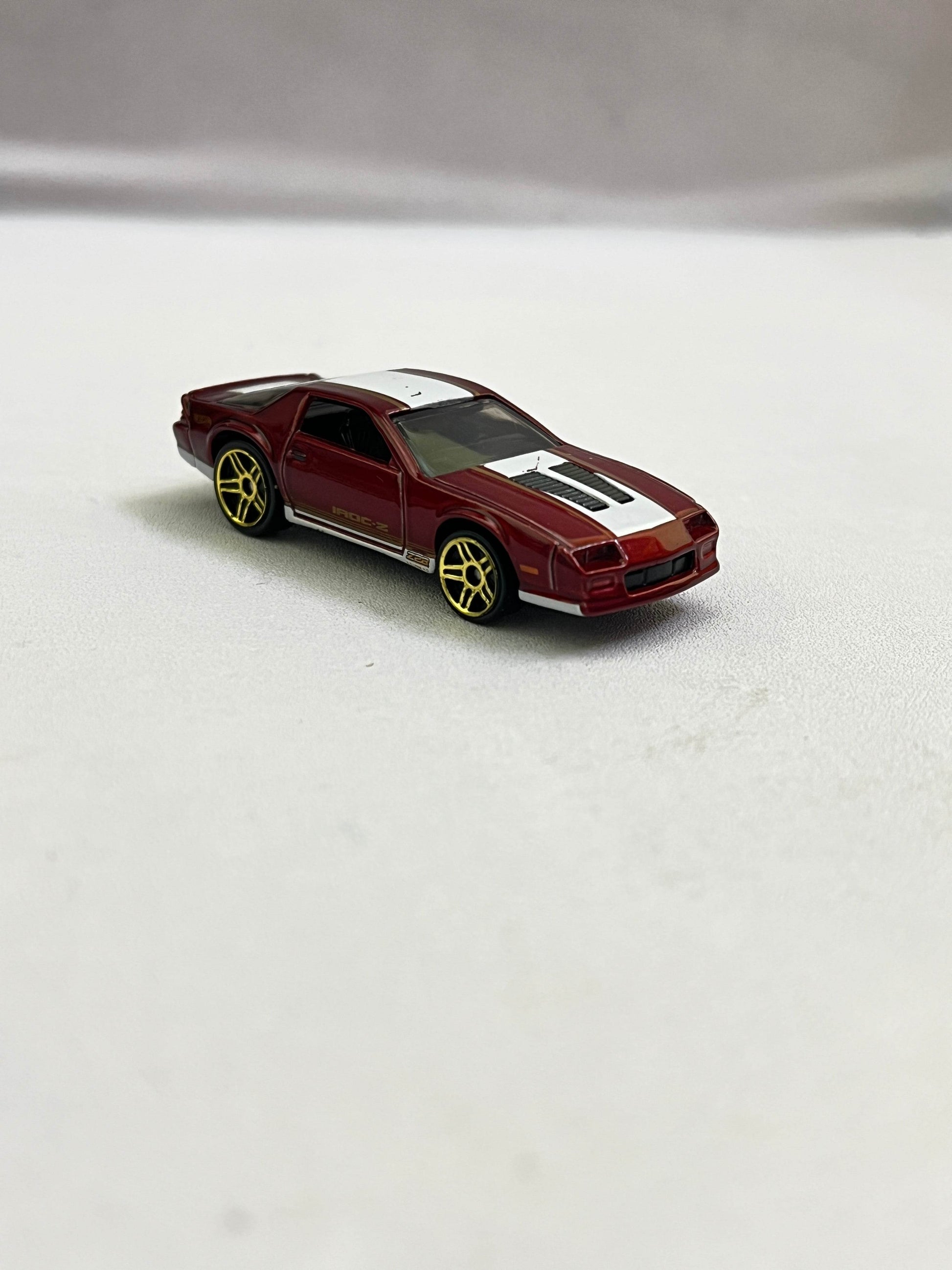 UNCARDED -PAINT ISSUE - 85 CHEVROLET CAMARO IROC - Its Fun