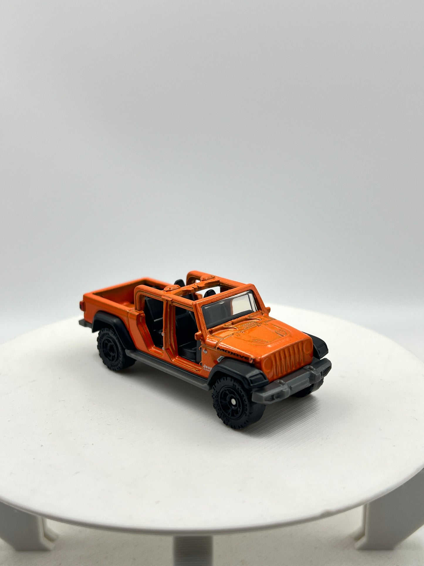 UNCARDED - MATCHBOX - 20 JEEP GLADIATOR