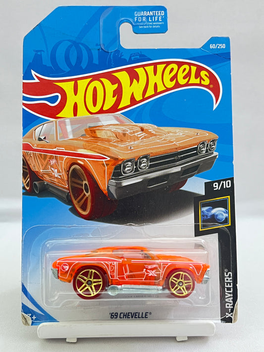 CREASED - HOT WHEELS - TREASURE HUNT - 69 CHEVELLE - 2D