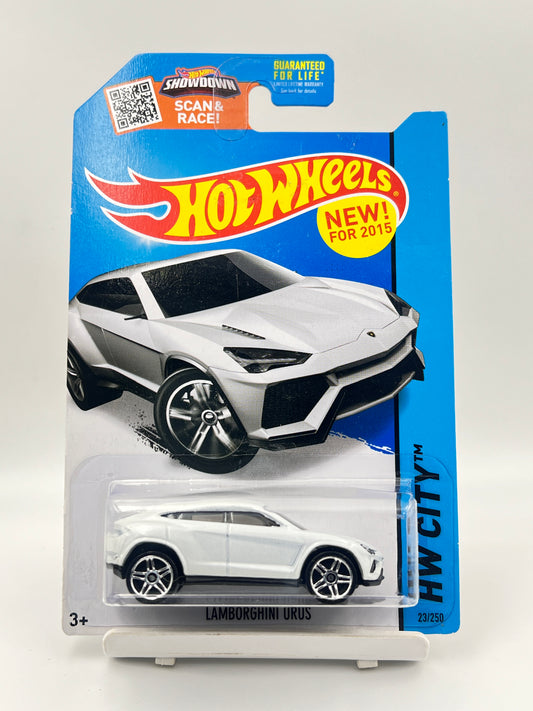 MILD BLISTER BEND - IMPORTED - HOT WHEELS -  LAMBORGHINI URUS - WHITE - C1