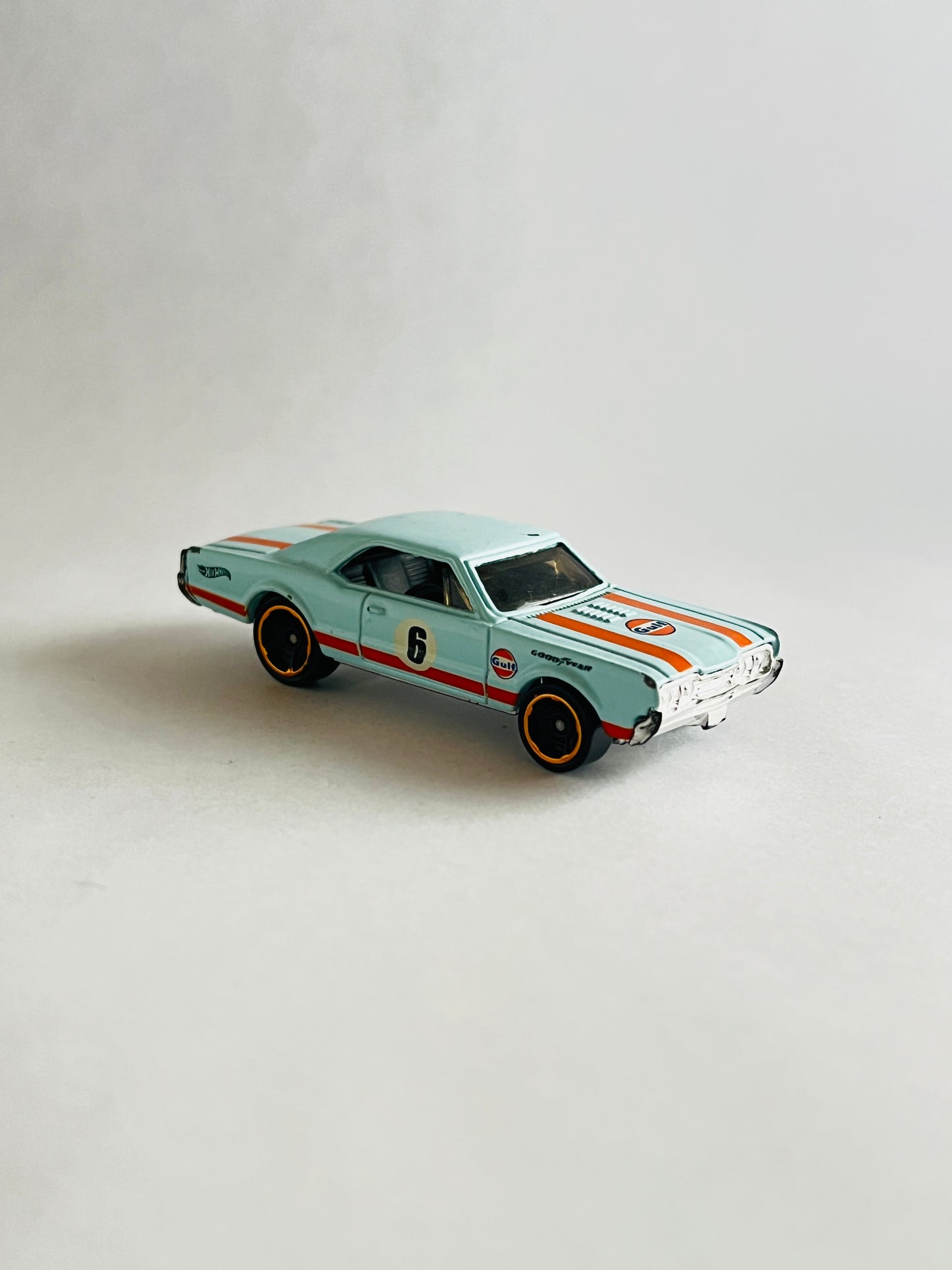 UNCARDED - 67 OLDSMOBILE 442 - ONE PAINT ISSUE SPOT - Its Fun- Hot wheels - matchbox - diecast