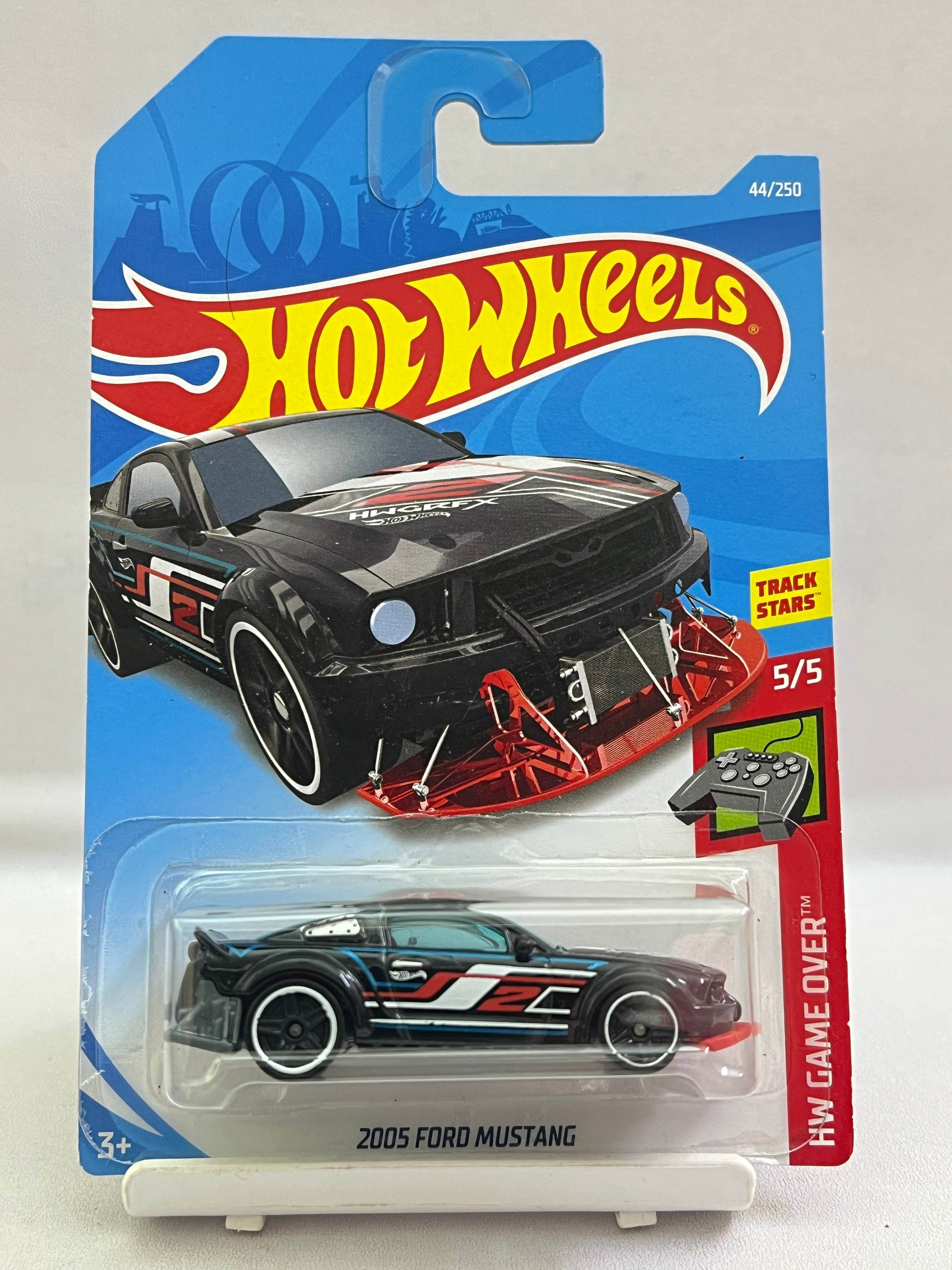 HOT WHEELS - 2005 FORD MUSTANG - BLACK - WITH SPECIAL FEATURE - 3E